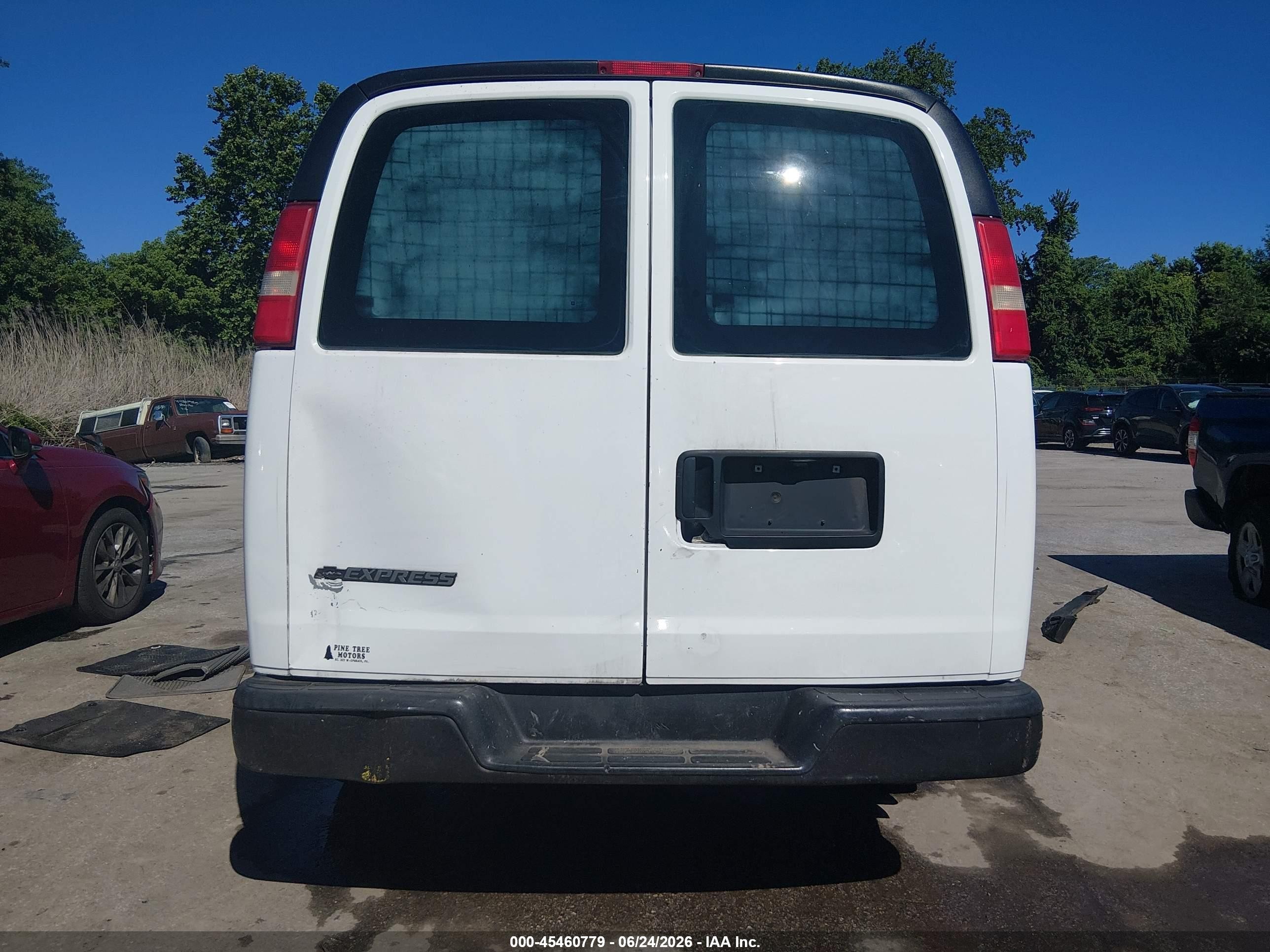 2007 Chevrolet Express Work Van White vin: 1GCGG25V371103511