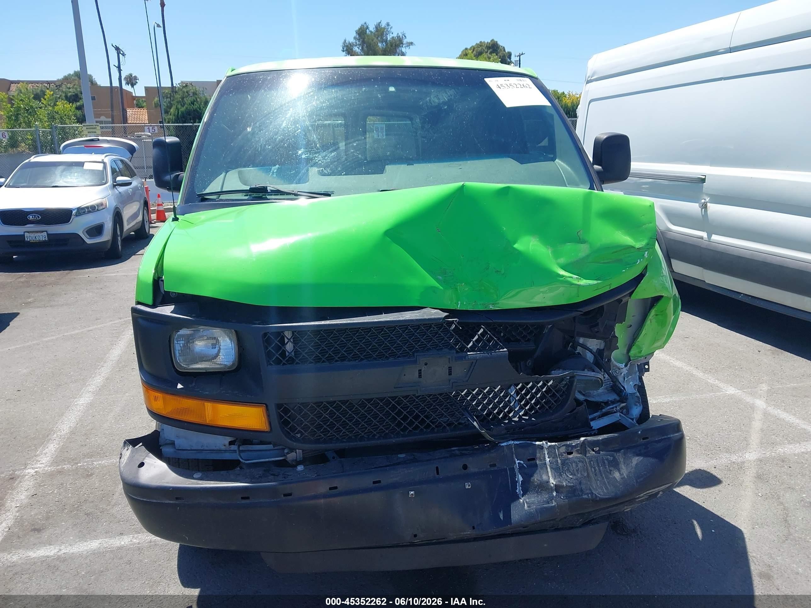 2007 Chevrolet Express Work Van Green vin: 1GCGG25V371171369
