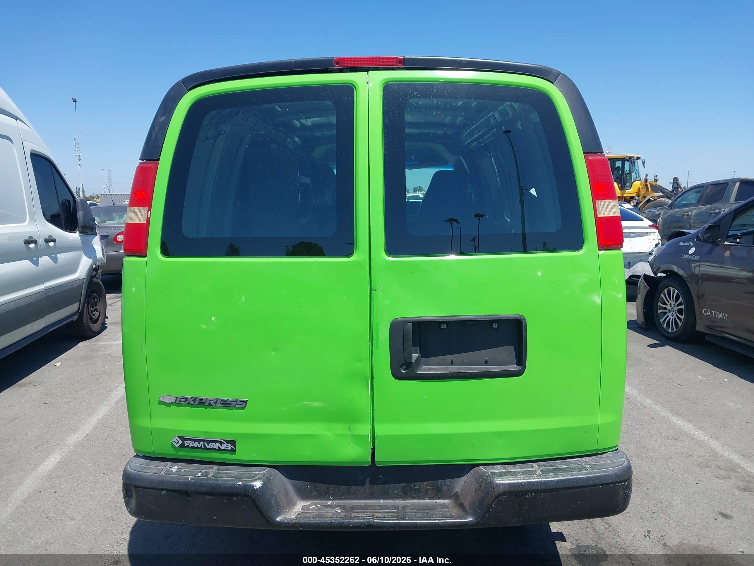 2007 Chevrolet Express Work Van Green vin: 1GCGG25V371171369