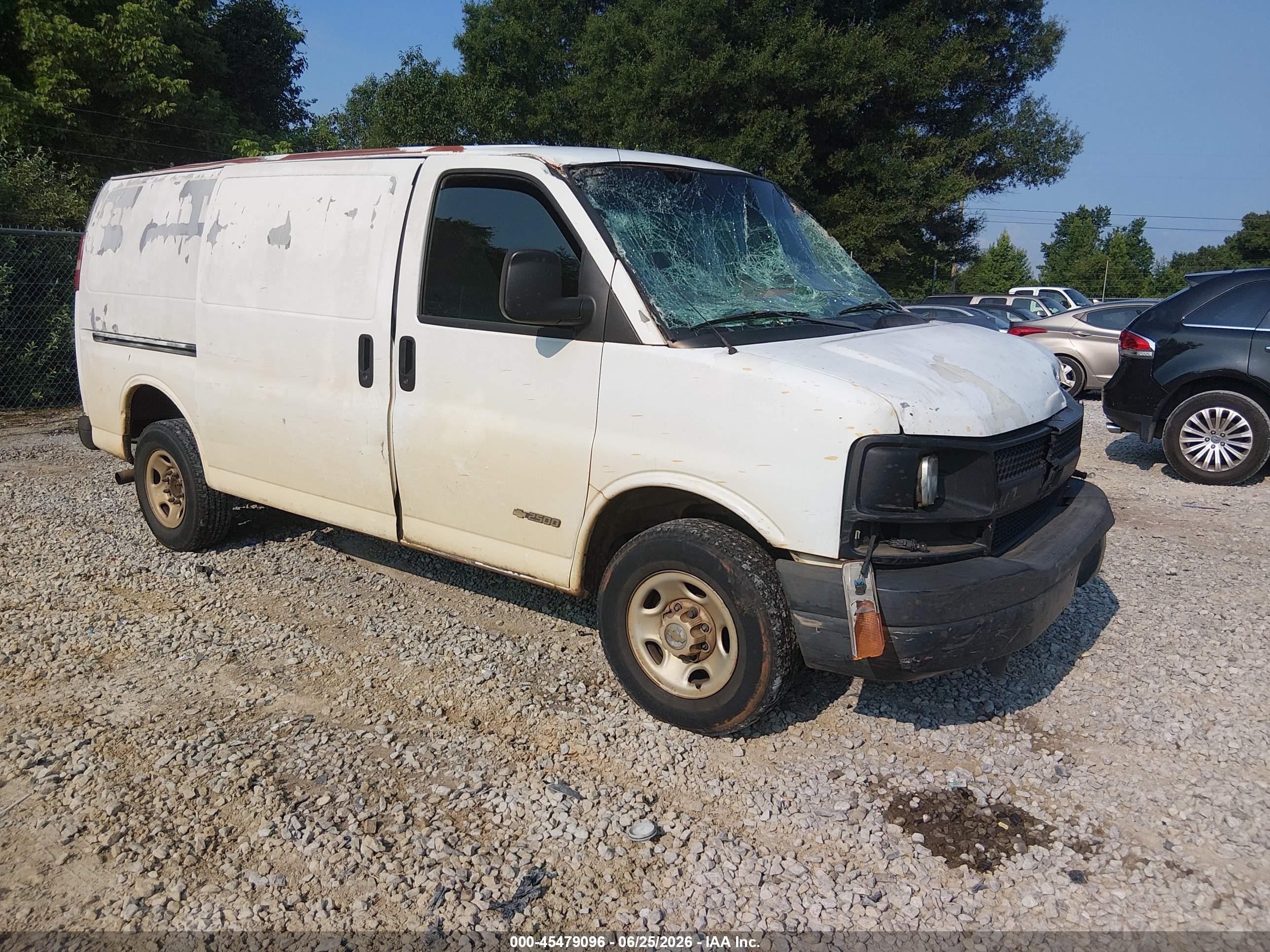 2004 Chevrolet Express   White vin: 1GCGG25V541142368