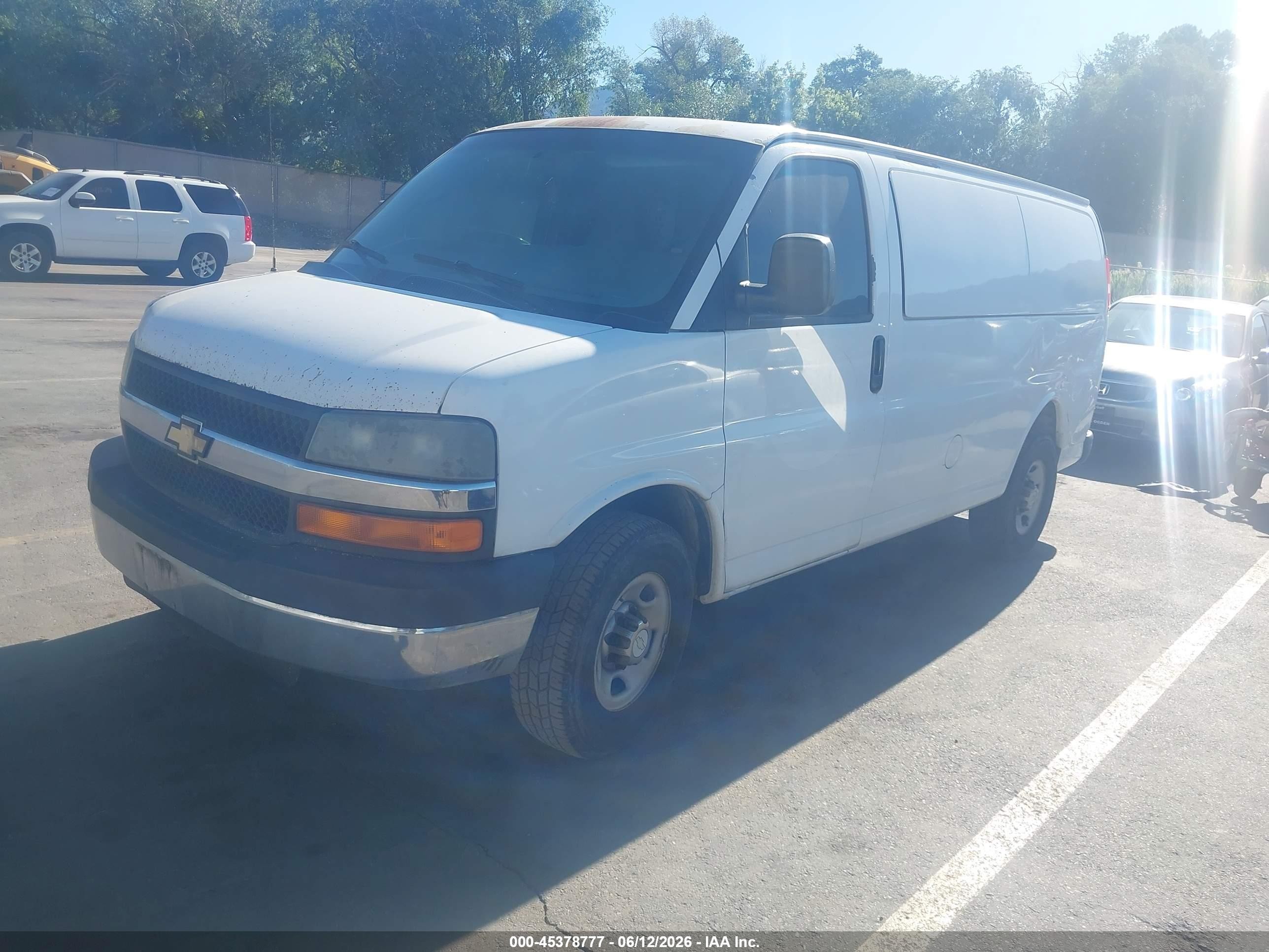 2007 Chevrolet Express Work Van White vin: 1GCGG25V571122027