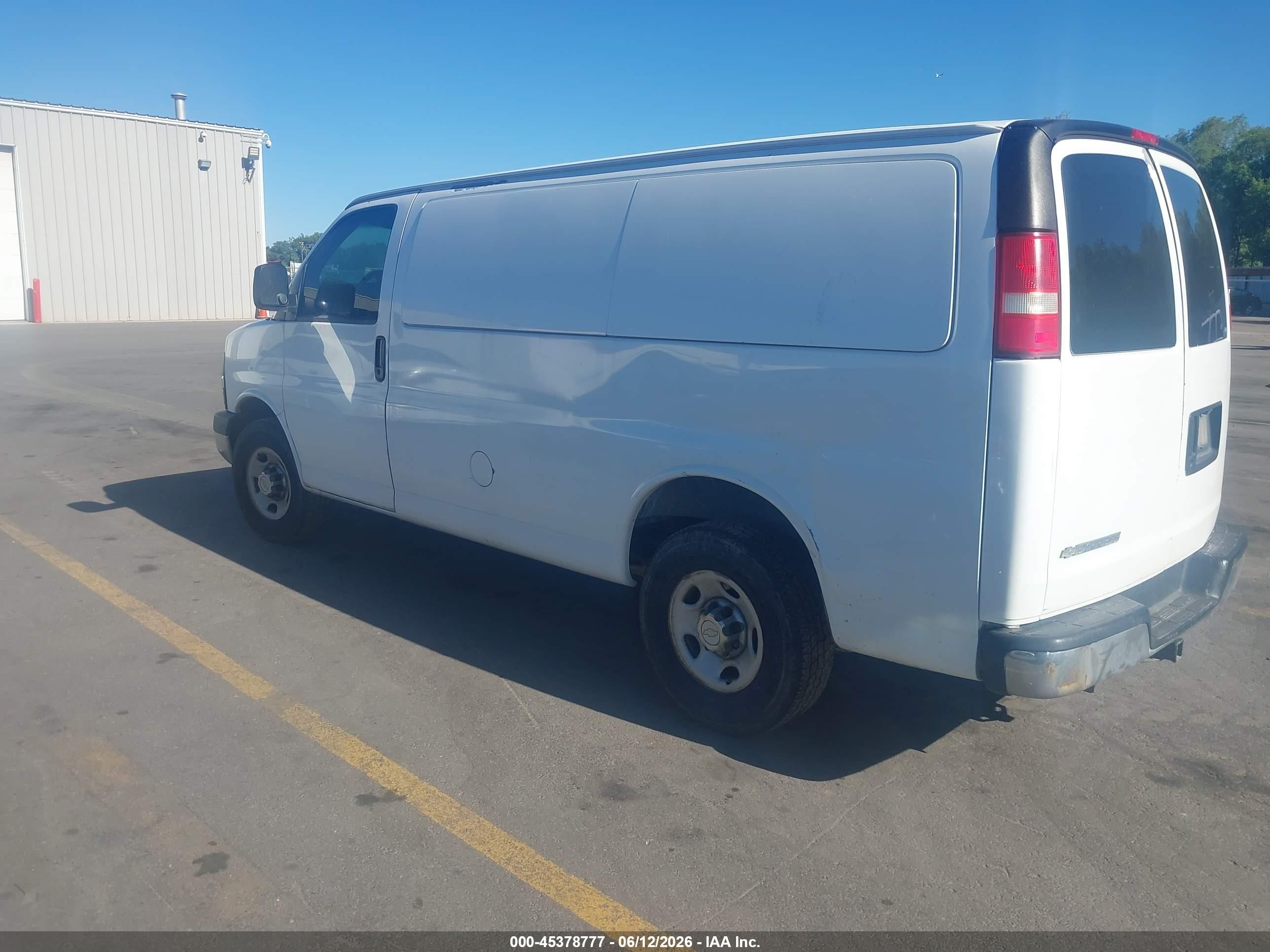 2007 Chevrolet Express Work Van White vin: 1GCGG25V571122027
