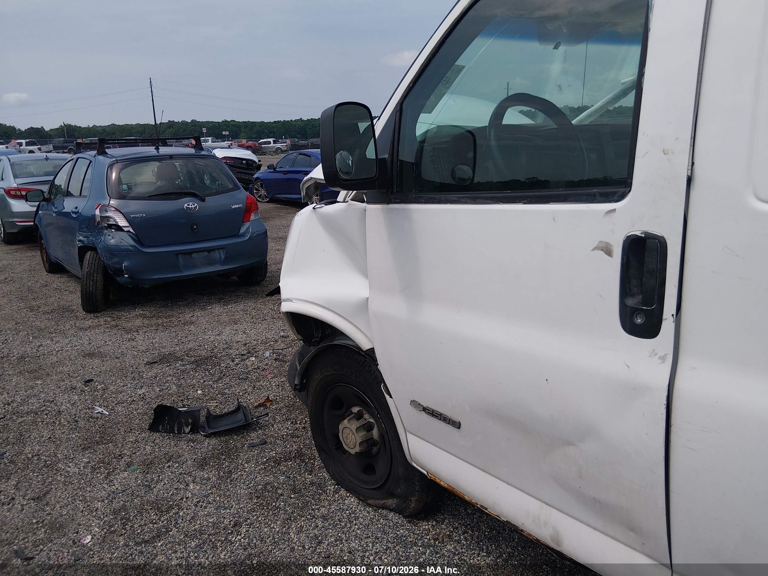 2006 Chevrolet Express Work Van Белый vin: 1GCGG25V661264207