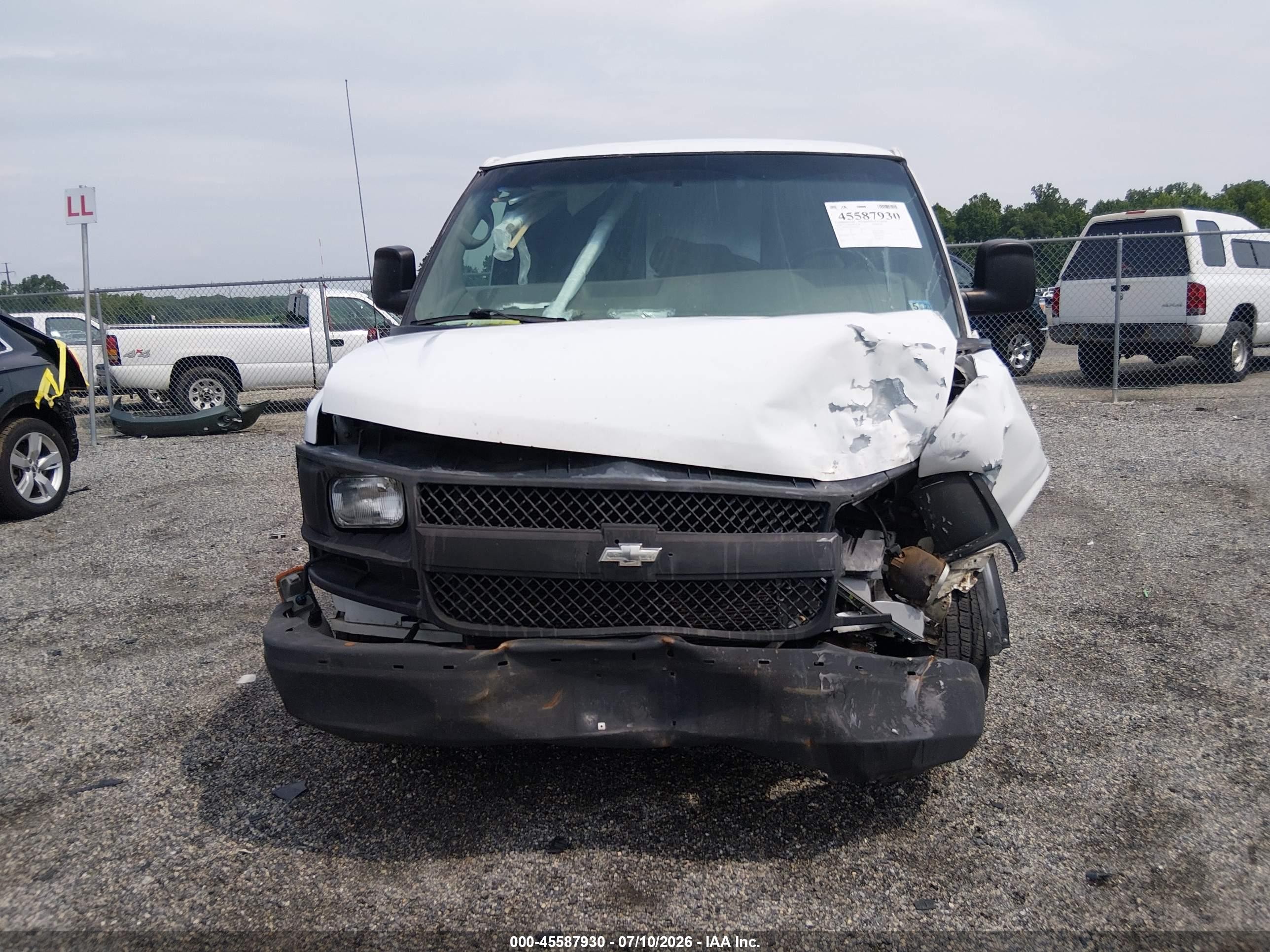 2006 Chevrolet Express Work Van Белый vin: 1GCGG25V661264207