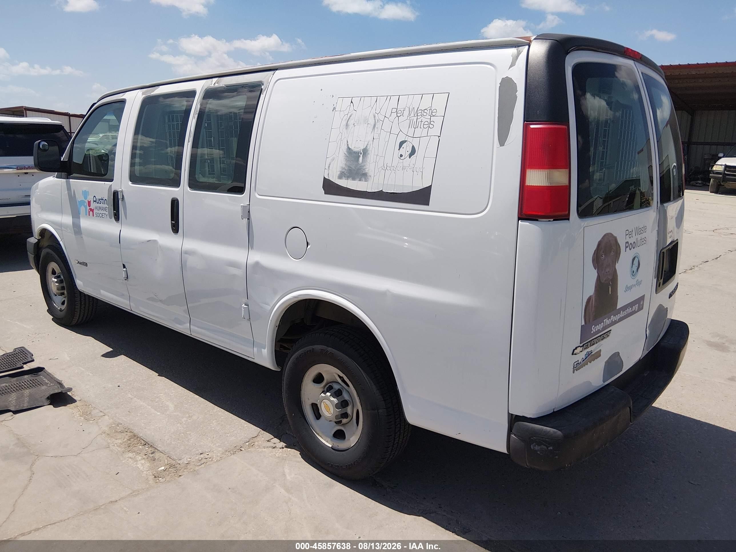 2005 Chevrolet Express   White vin: 1GCGG25V851147744