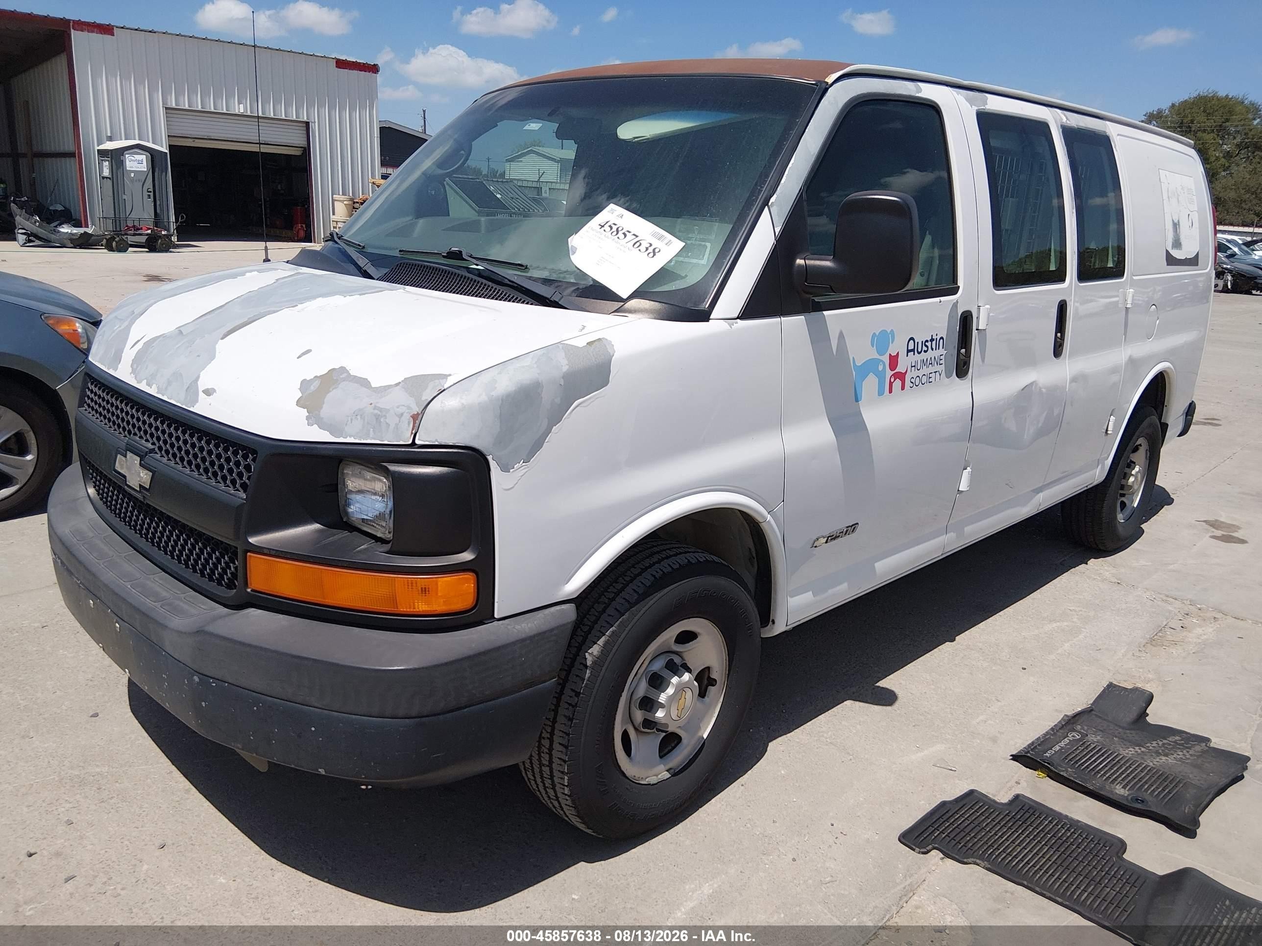 2005 Chevrolet Express   White vin: 1GCGG25V851147744