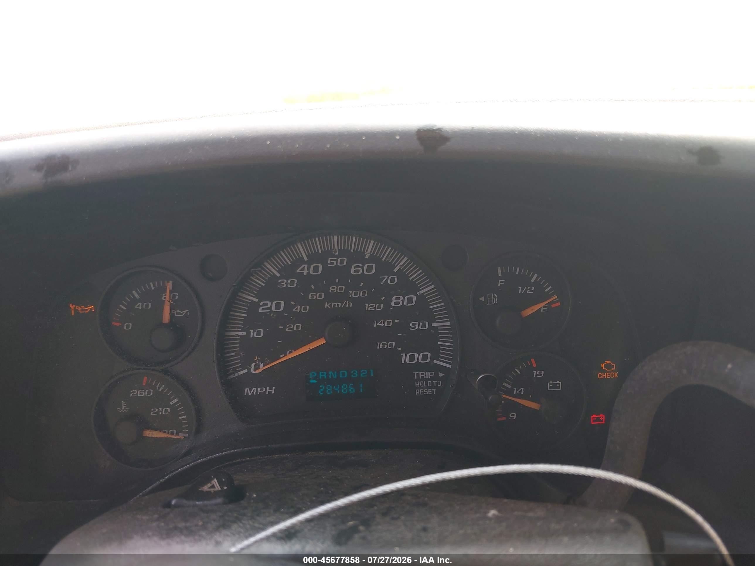 2005 Chevrolet Express   Yellow vin: 1GCGG25V851222913