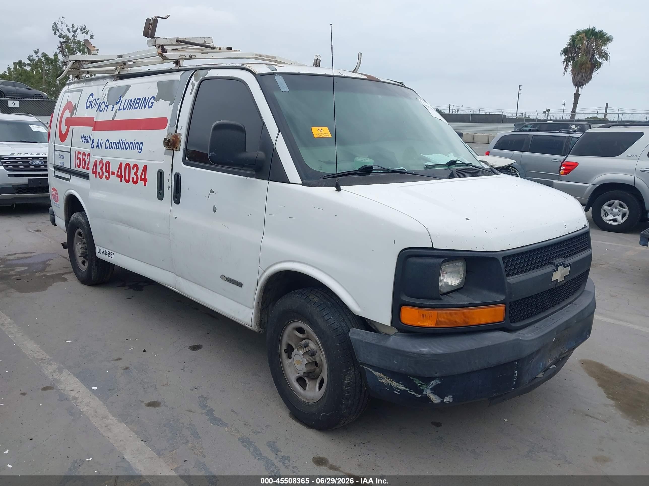 2004 Chevrolet Express   White vin: 1GCGG25V941213782