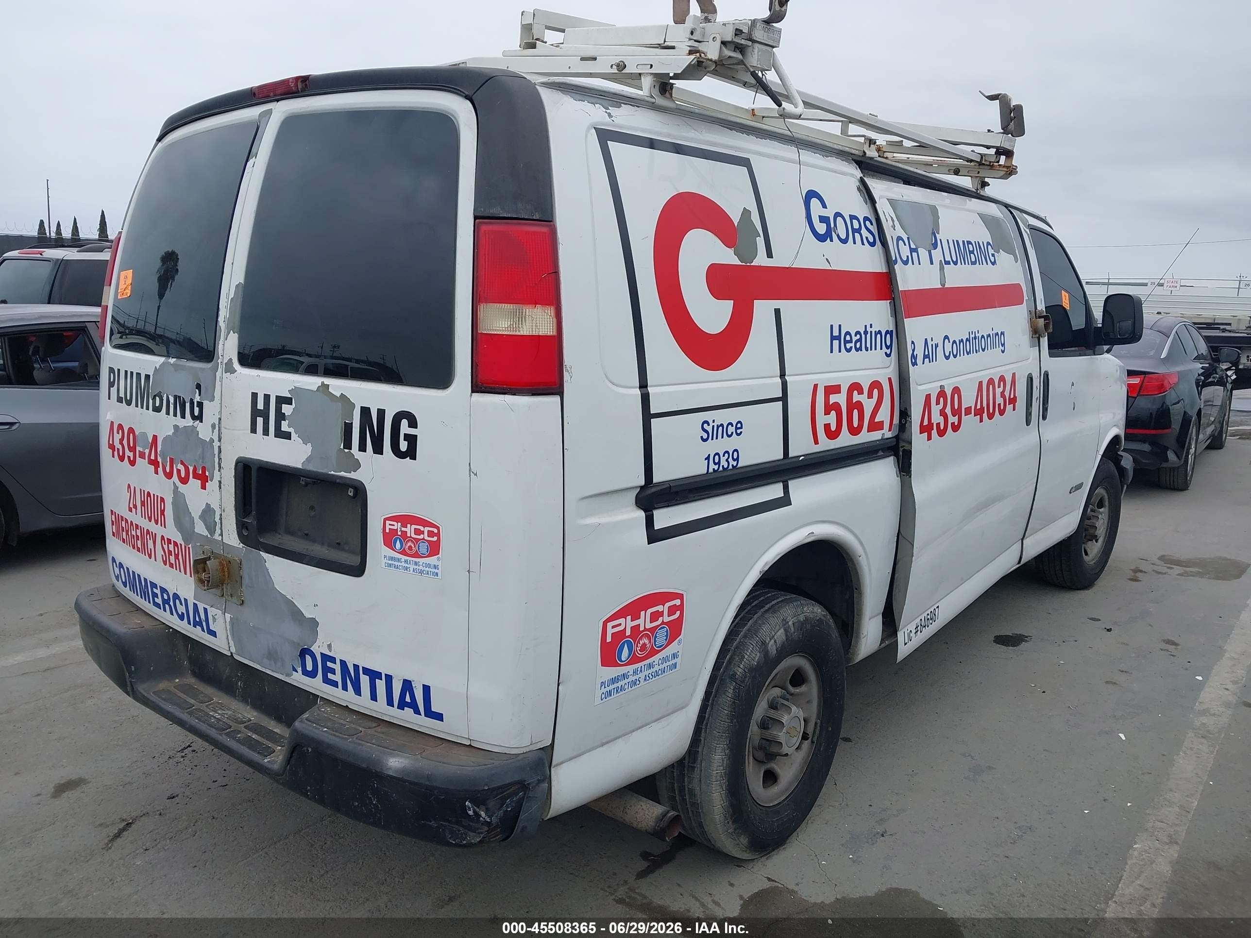 2004 Chevrolet Express   White vin: 1GCGG25V941213782