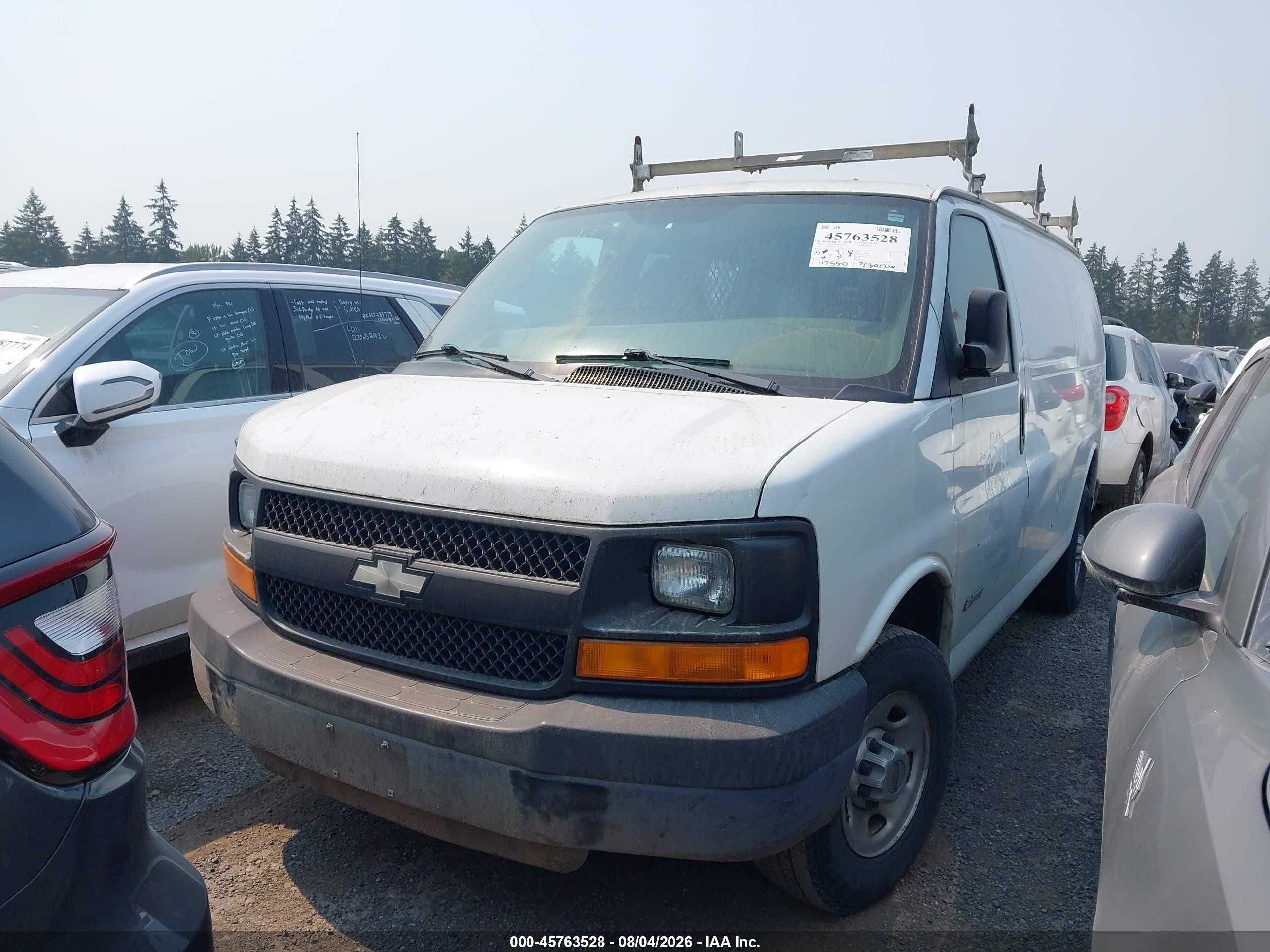 2004 Chevrolet Express   White vin: 1GCGG25V941223602
