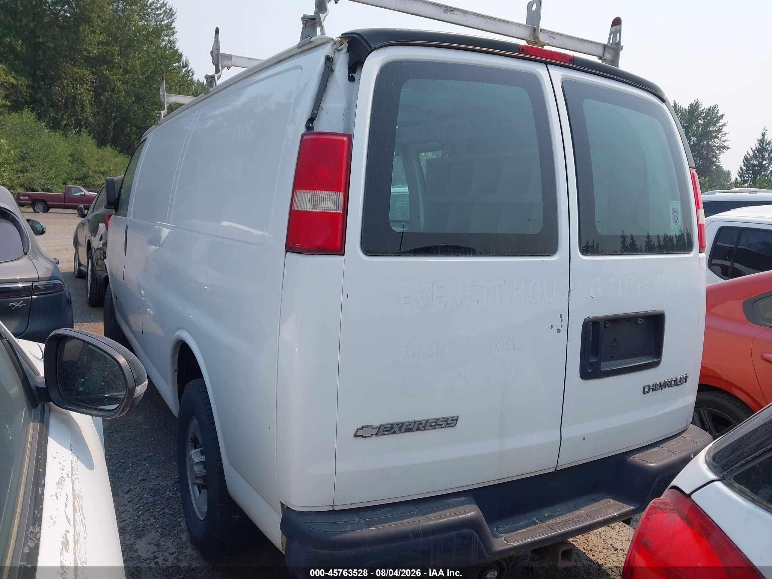 2004 Chevrolet Express   White vin: 1GCGG25V941223602