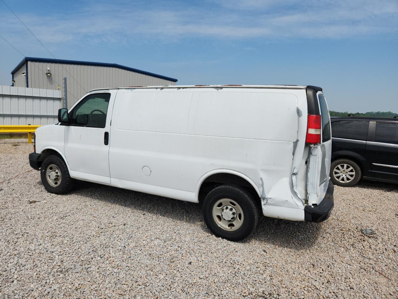 2007 Chev Express G2500 White vin: 1GCGG25V971253395