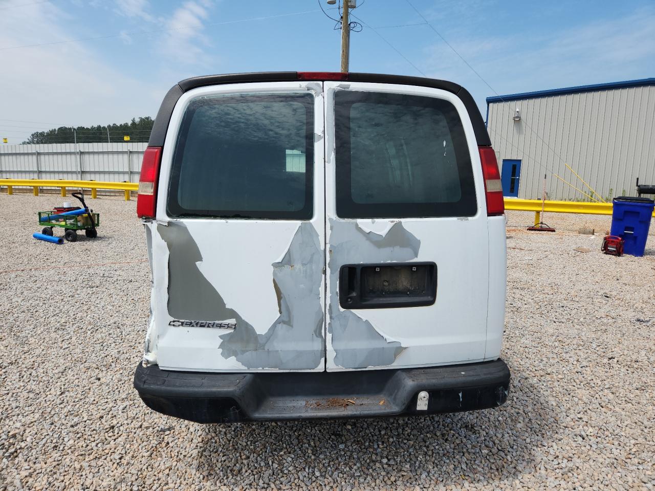 2007 Chev Express G2500 White vin: 1GCGG25V971253395