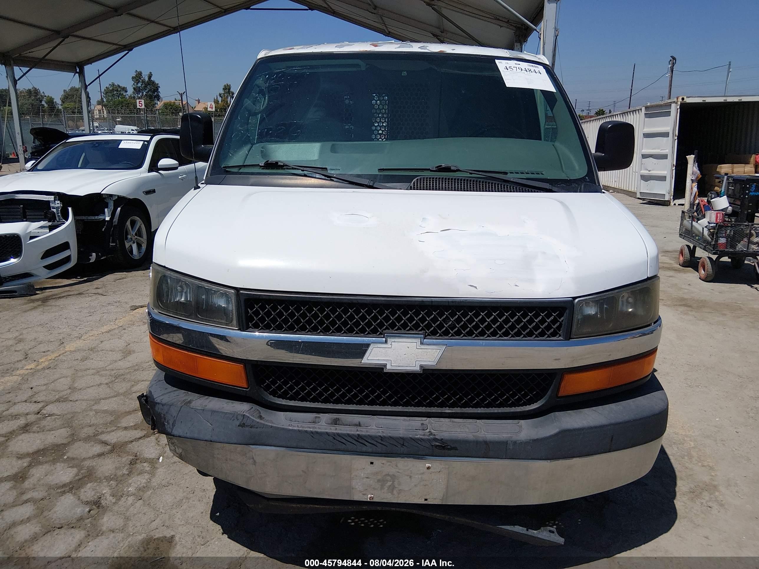 2006 Chevrolet Express Work Van White vin: 1GCGG25VX61111023