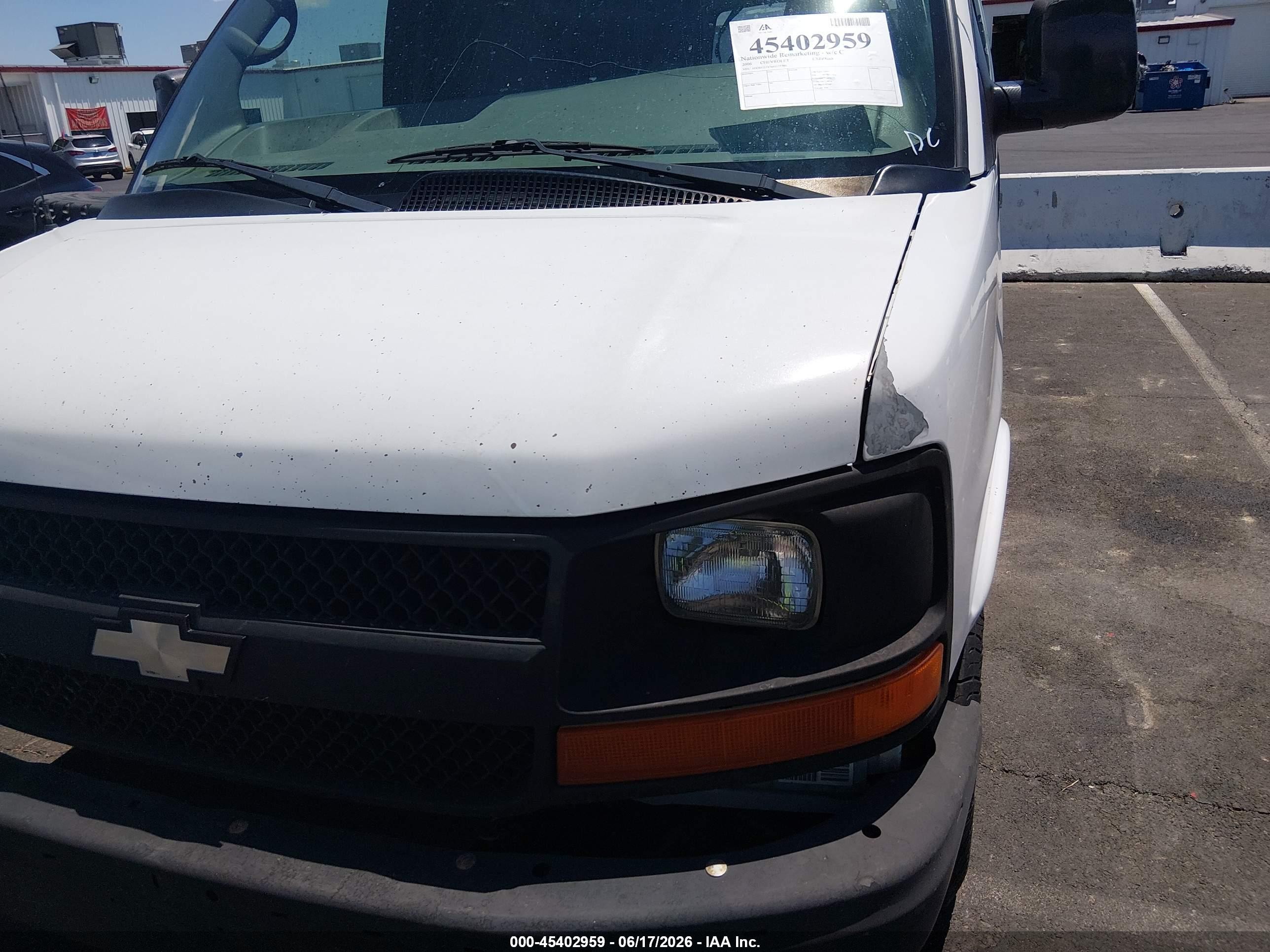 2006 Chevrolet Express Work Van Белый vin: 1GCGG25VX61173506