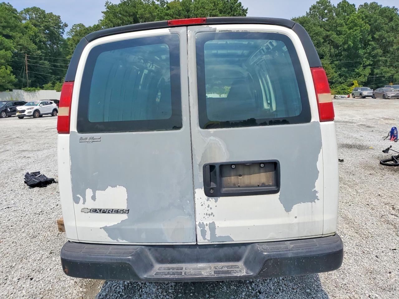 2007 Chevrolet Express G2500 Белый vin: 1GCGG25VX71148493