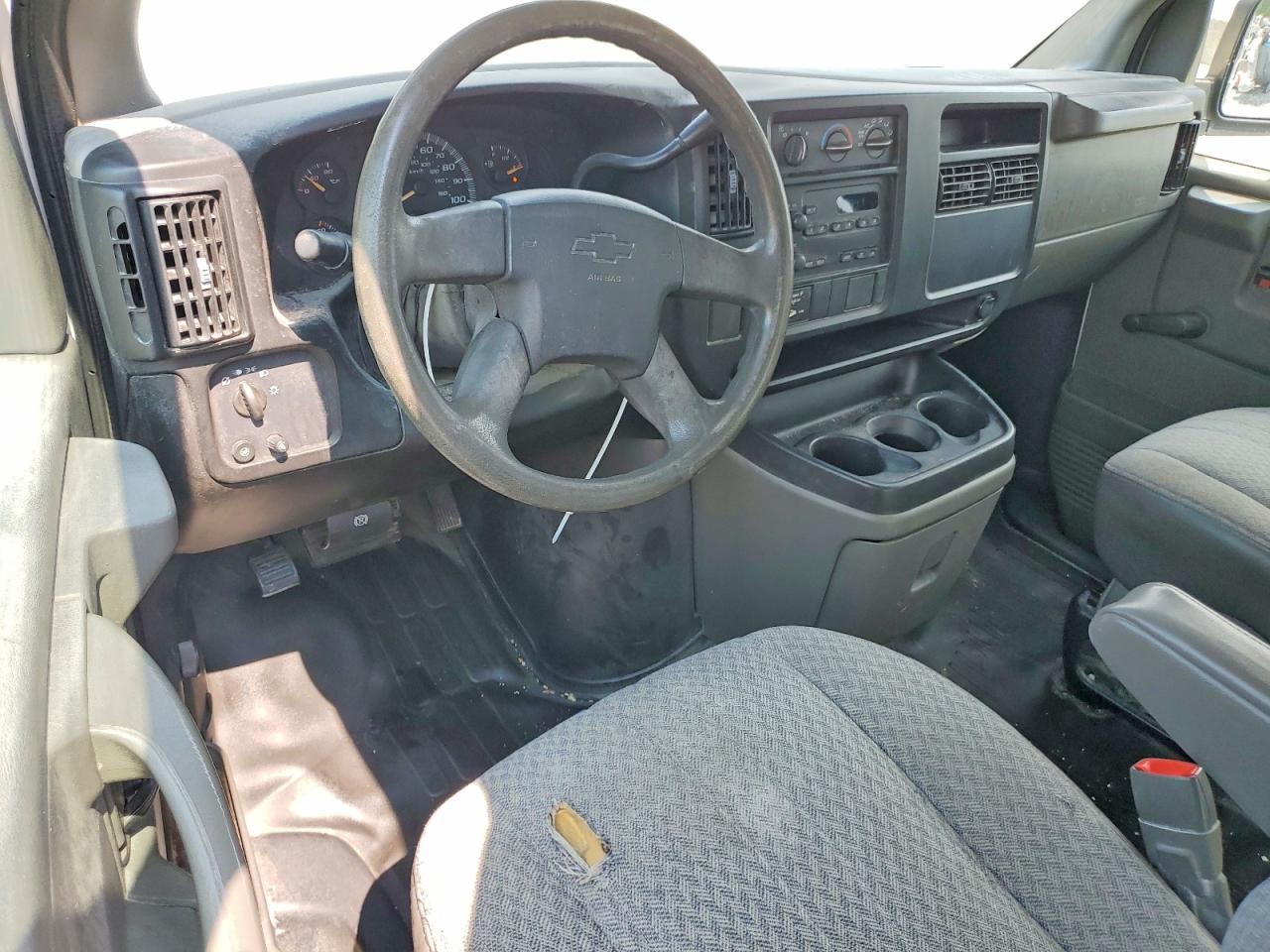 2007 Chevrolet Express G2500 Белый vin: 1GCGG25VX71148493