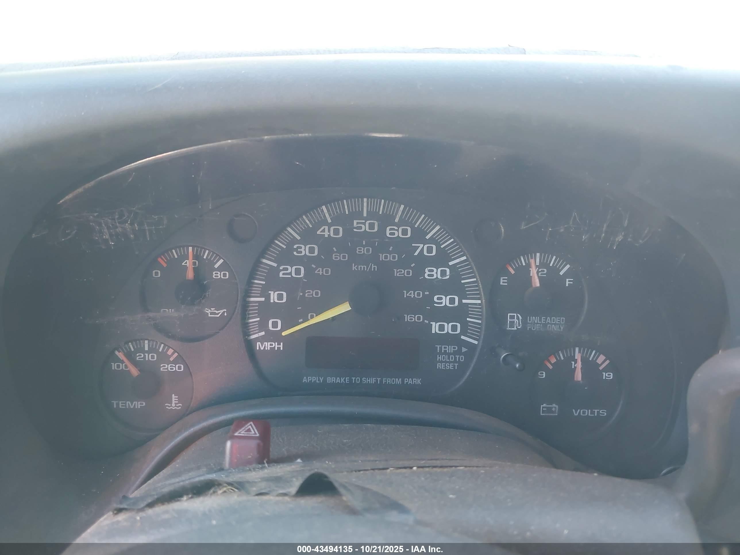 1998 Chevrolet Chevy Van G2500 Белый vin: 1GCGG25W4W1080411