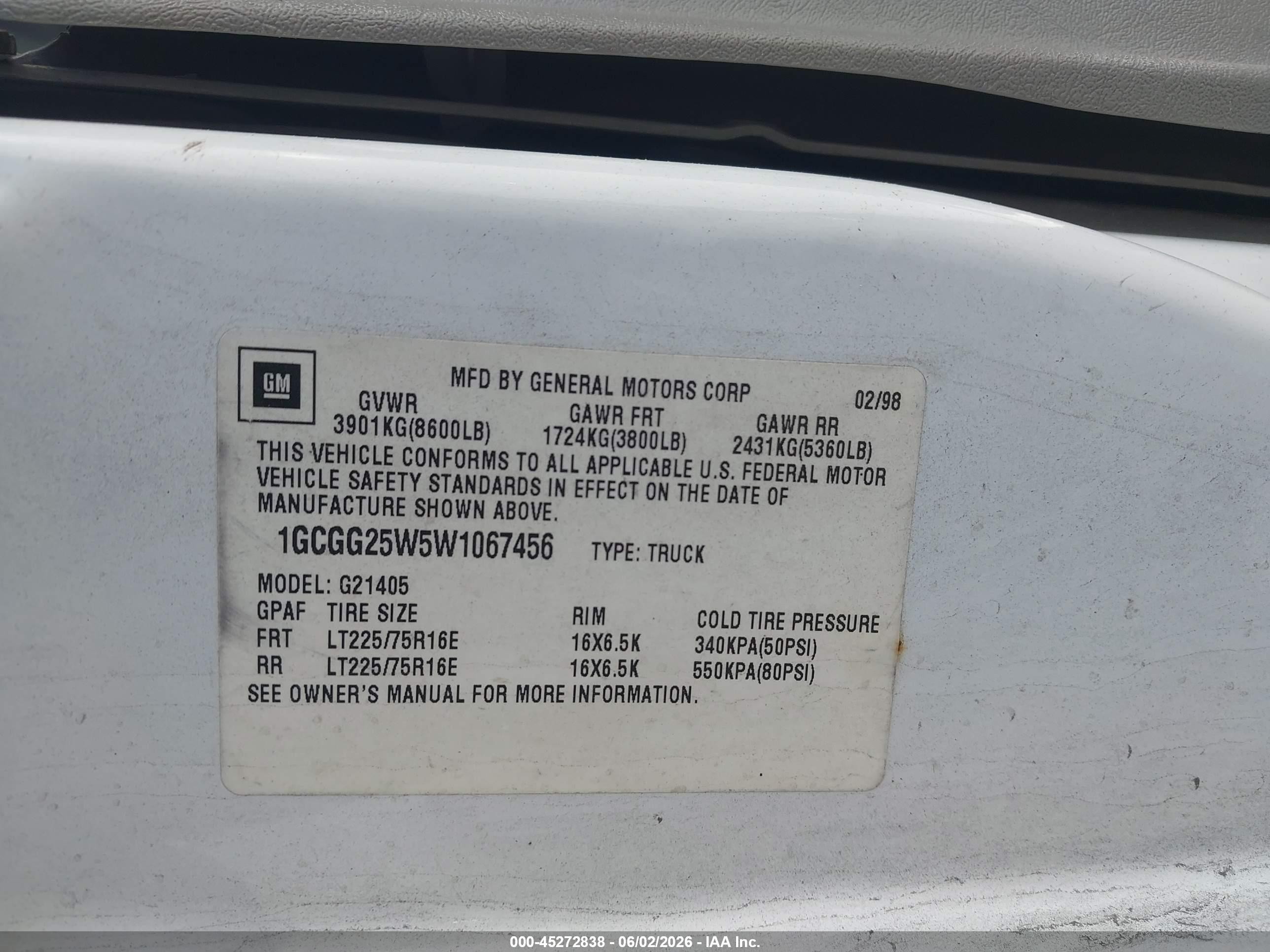 1998 Chevrolet Chevy Van G2500 White vin: 1GCGG25W5W1067456