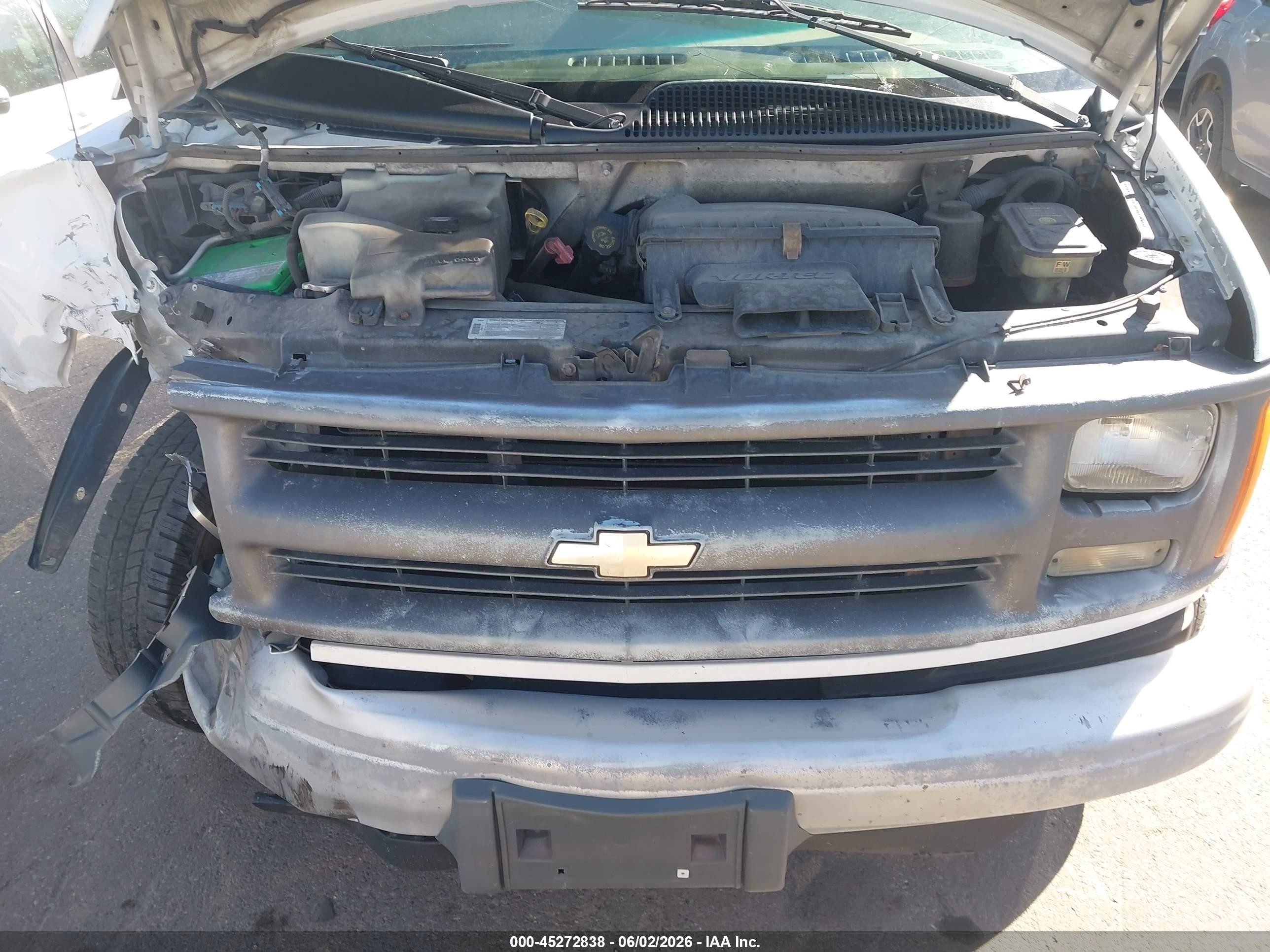 1998 Chevrolet Chevy Van G2500 White vin: 1GCGG25W5W1067456