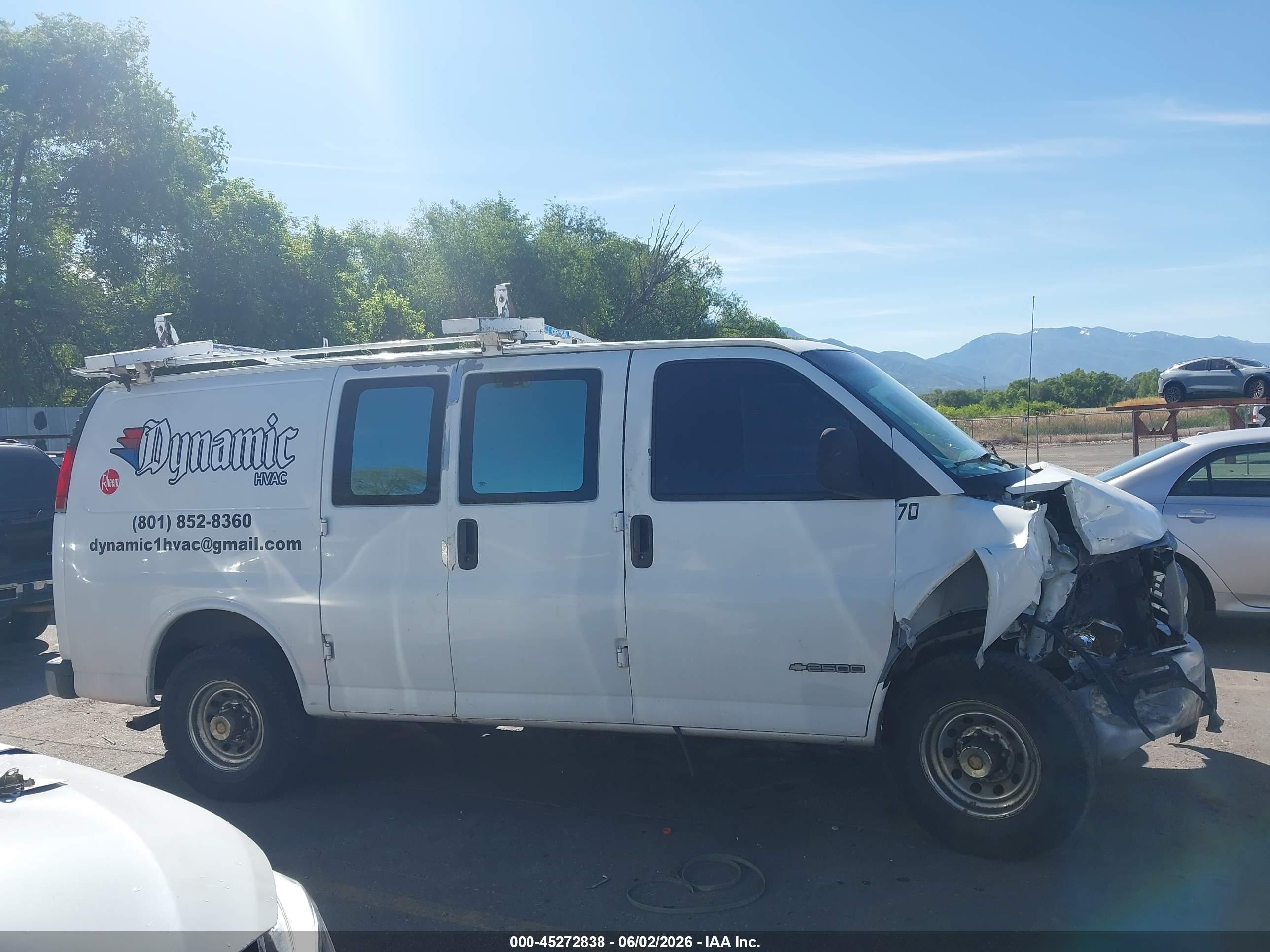 1998 Chevrolet Chevy Van G2500 White vin: 1GCGG25W5W1067456