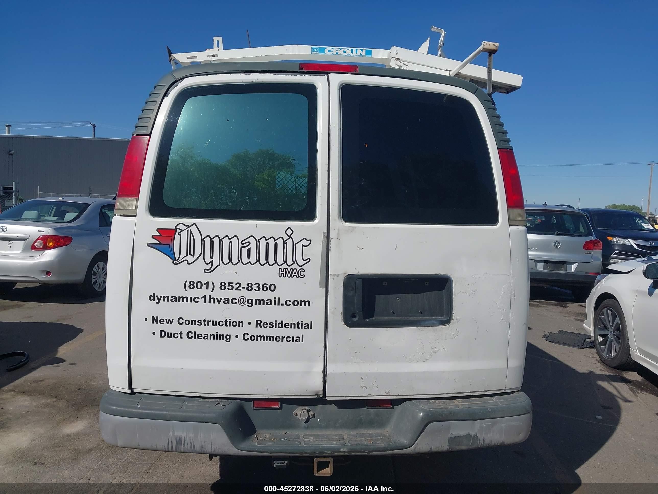 1998 Chevrolet Chevy Van G2500 White vin: 1GCGG25W5W1067456