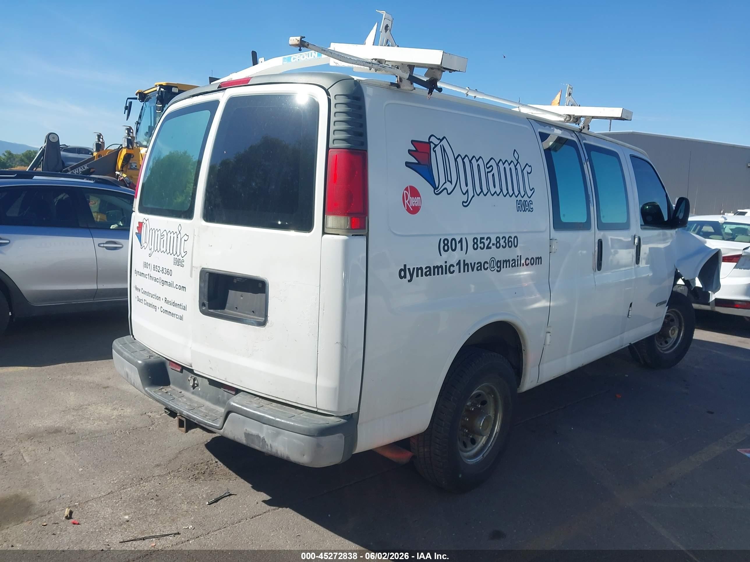 1998 Chevrolet Chevy Van G2500 White vin: 1GCGG25W5W1067456