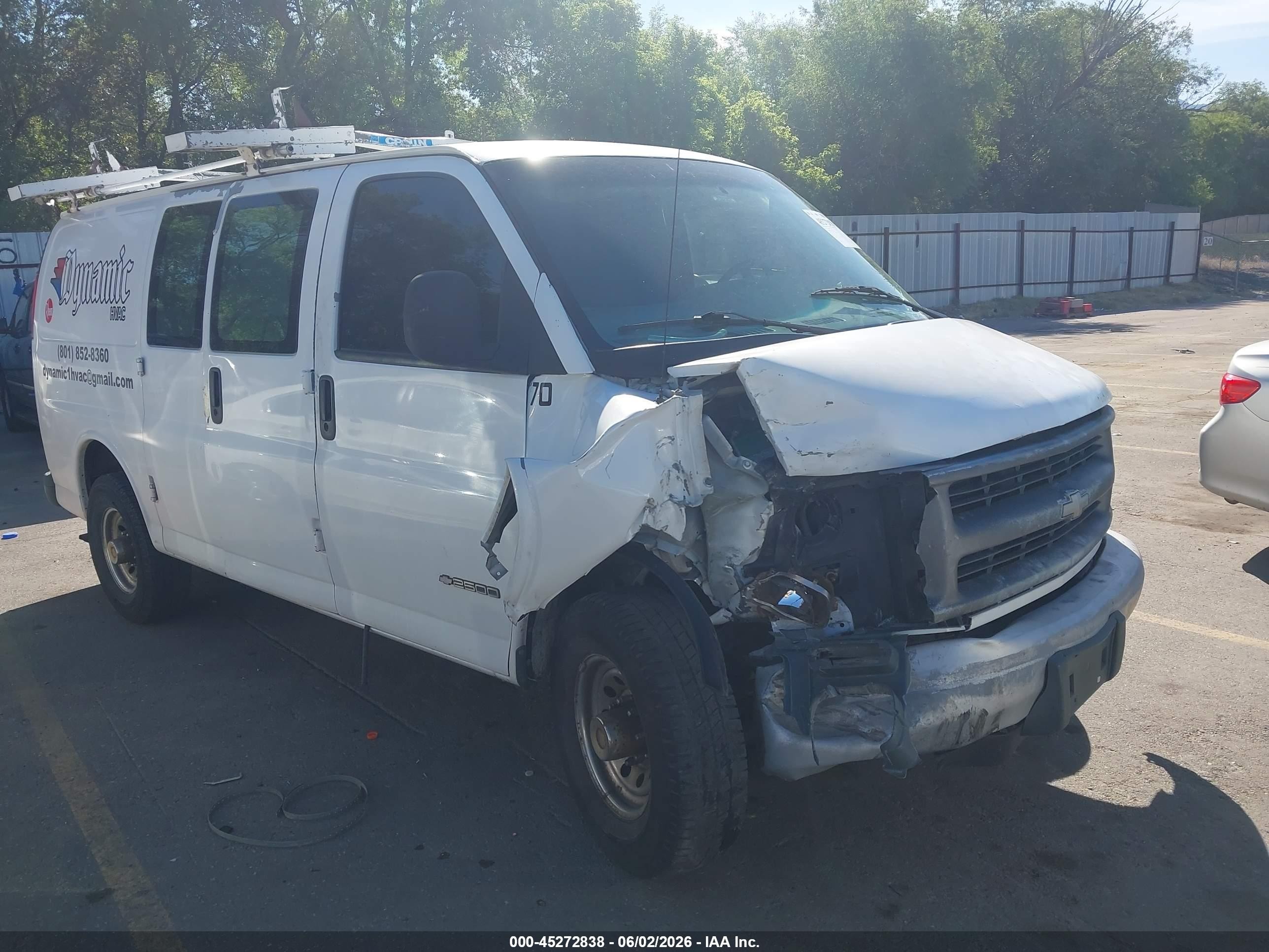 1998 Chevrolet Chevy Van G2500 White vin: 1GCGG25W5W1067456