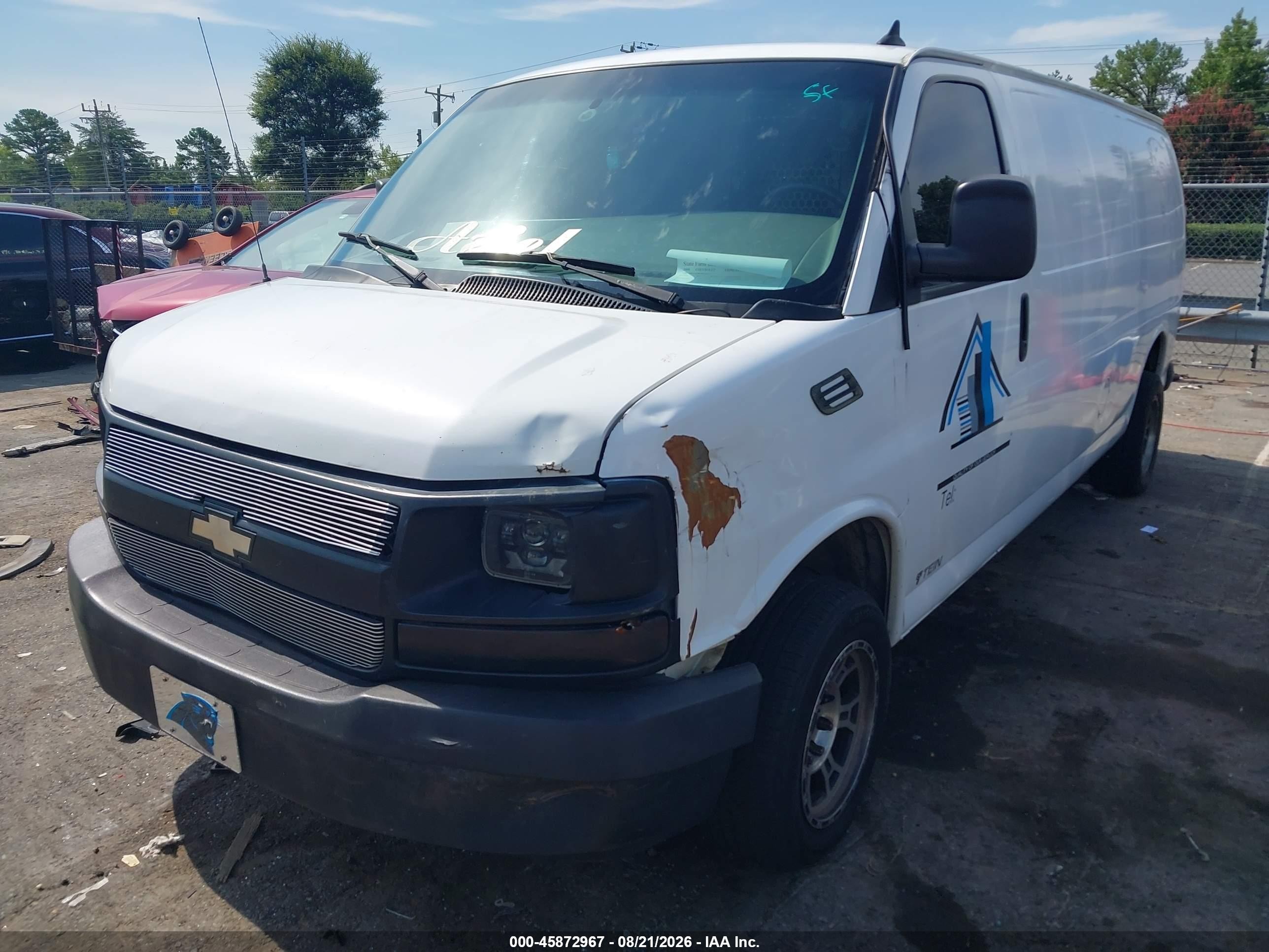 2008 Chevrolet Express Cargo Van Work Van Белый vin: 1GCGG29C081181271