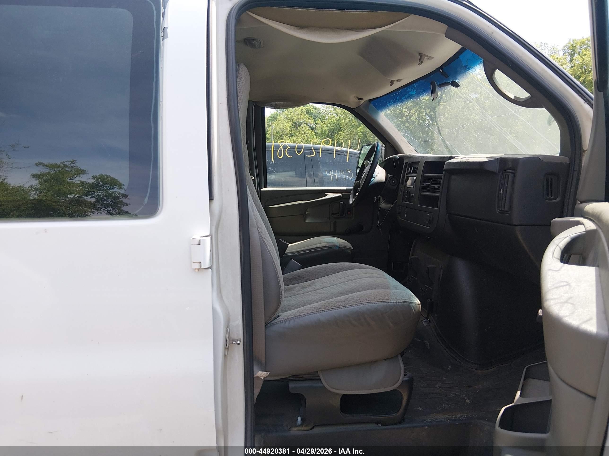 2008 Chevrolet Express Work Van White vin: 1GCGG29C281115207
