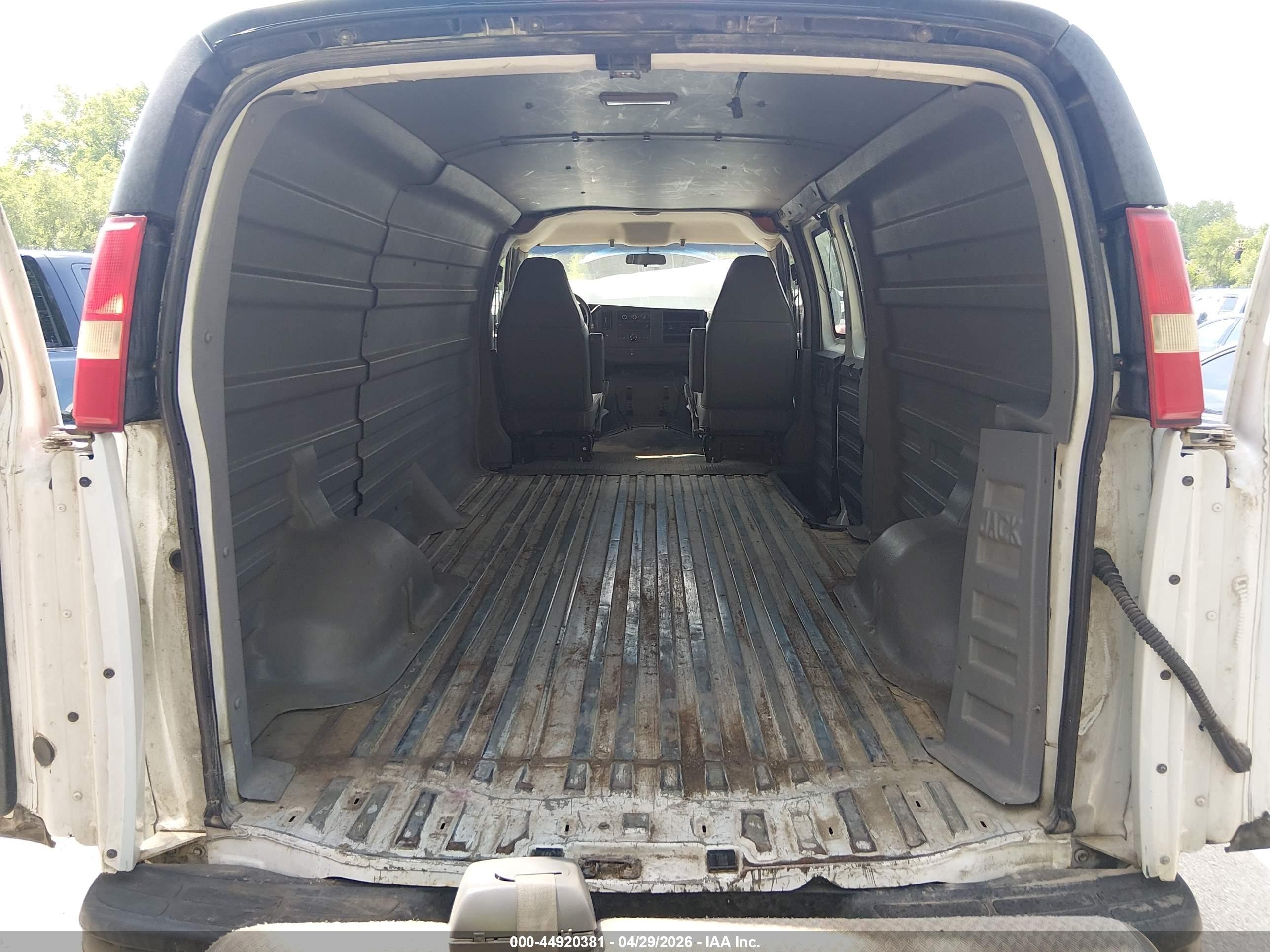 2008 Chevrolet Express Work Van White vin: 1GCGG29C281115207