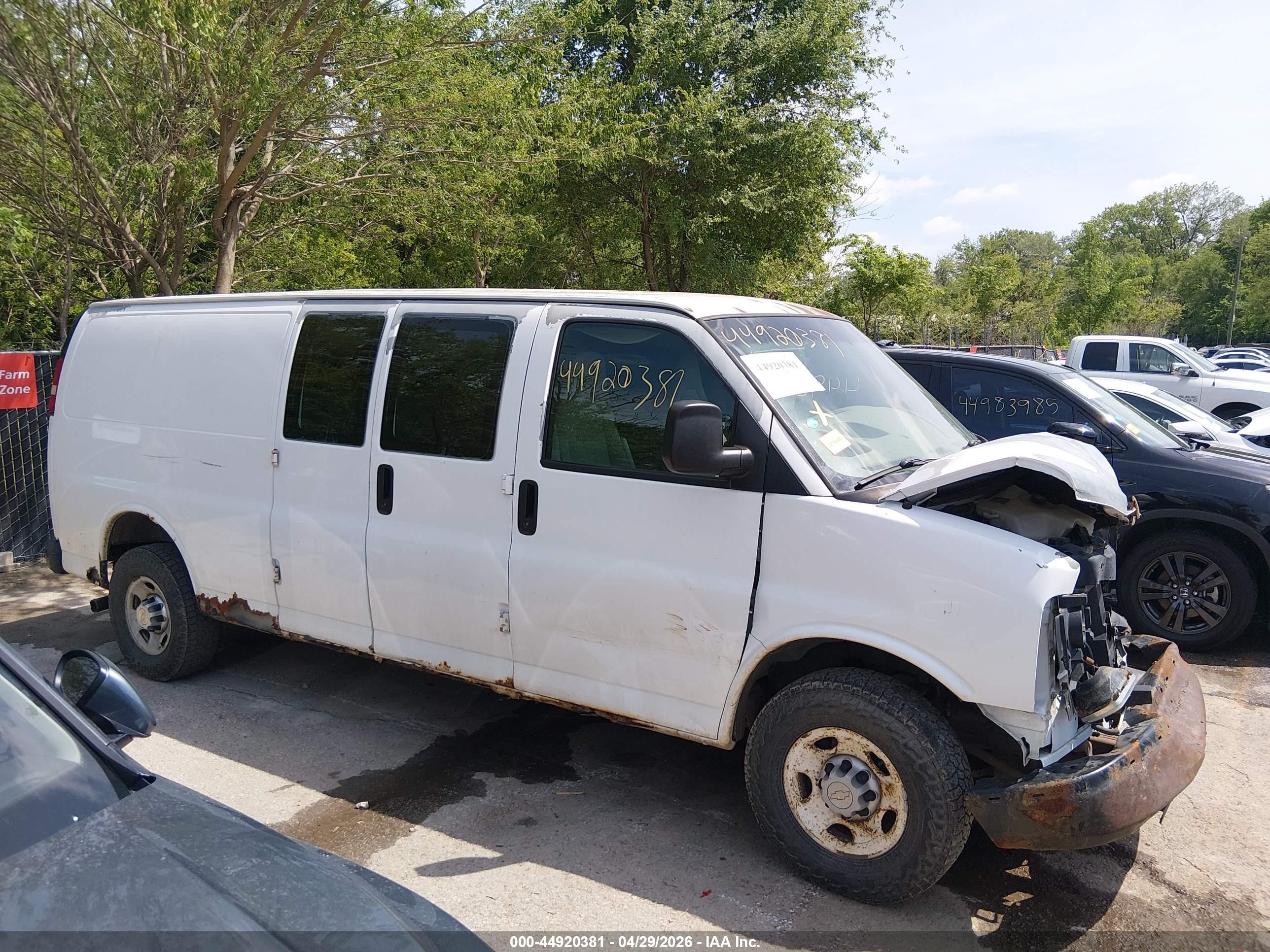 2008 Chevrolet Express Work Van White vin: 1GCGG29C281115207