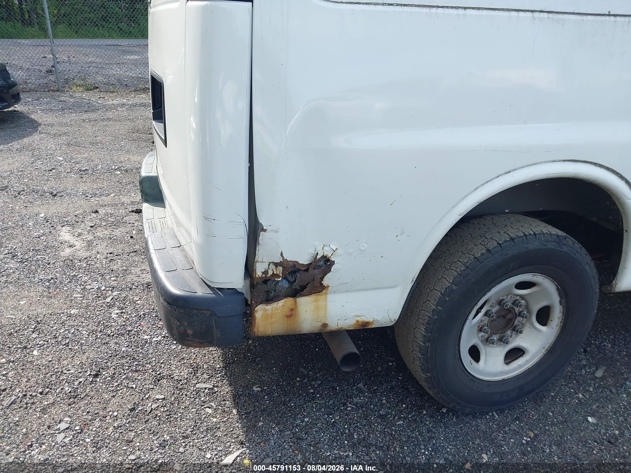 2009 Chevrolet Express Cargo Van Work Van White vin: 1GCGG29C791158345