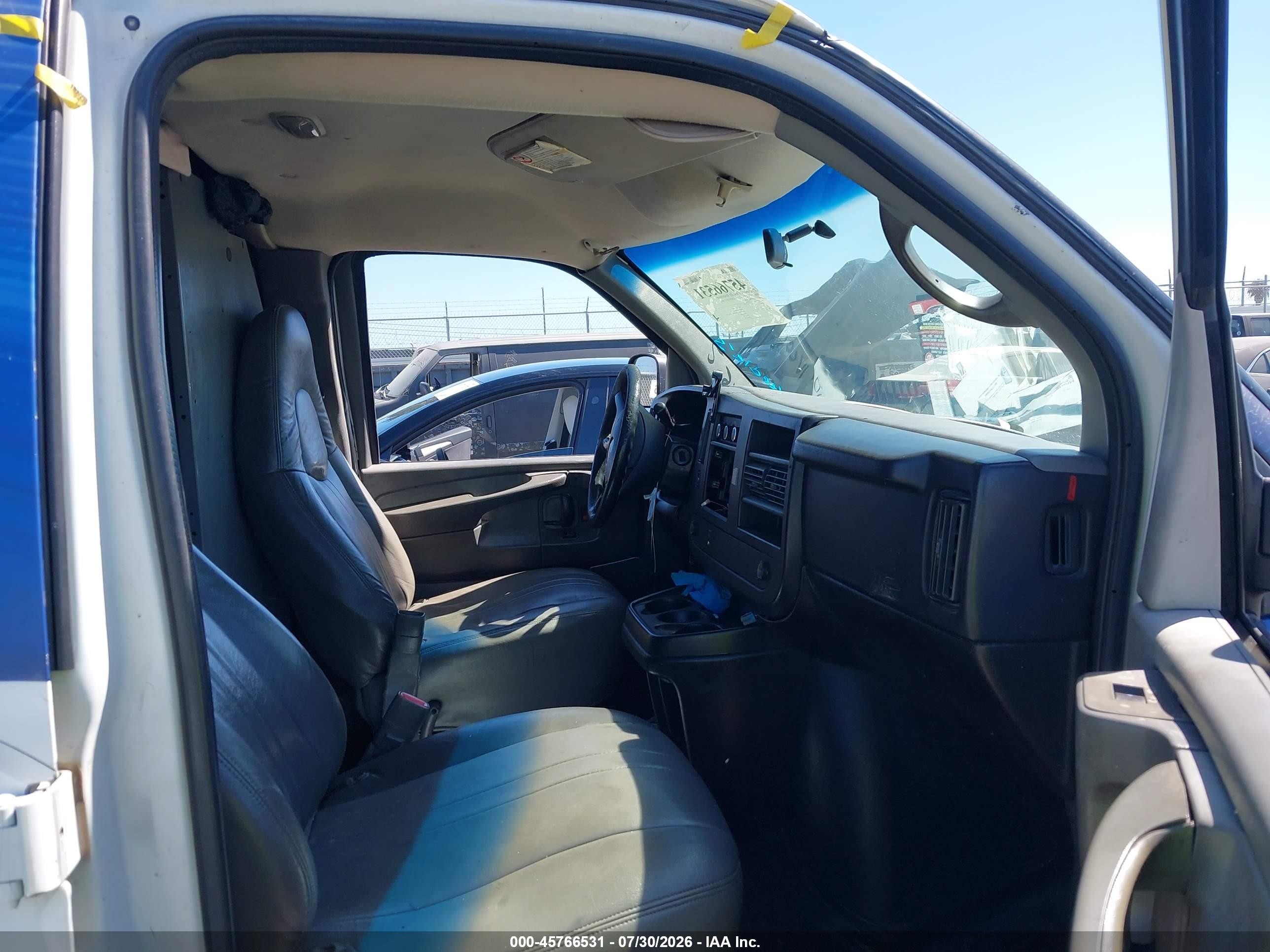 2008 Chevrolet Express Cargo Van Work Van White vin: 1GCGG29C881221094