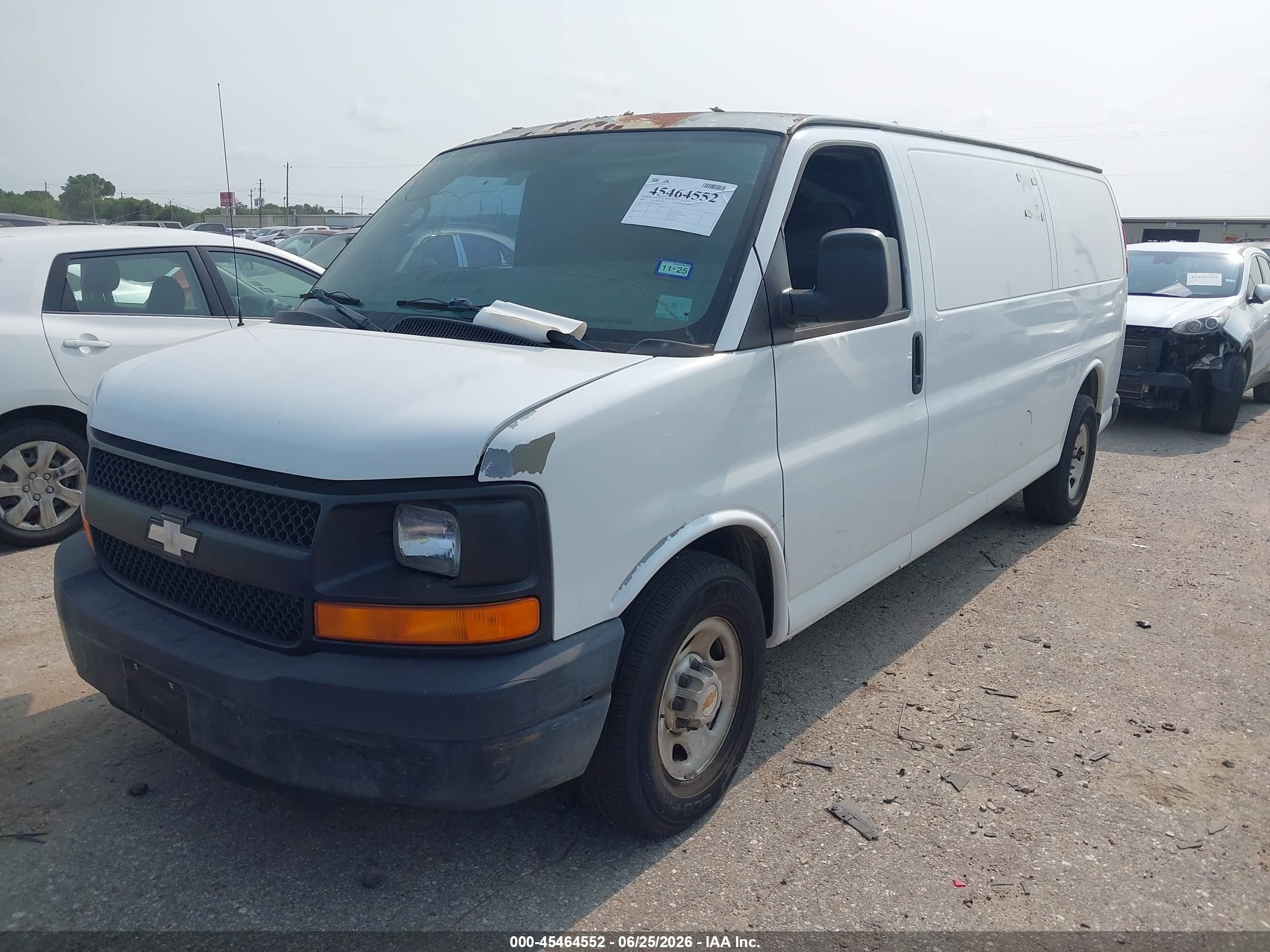 2008 Chevrolet Express Cargo Van Work Van White vin: 1GCGG29K581163081