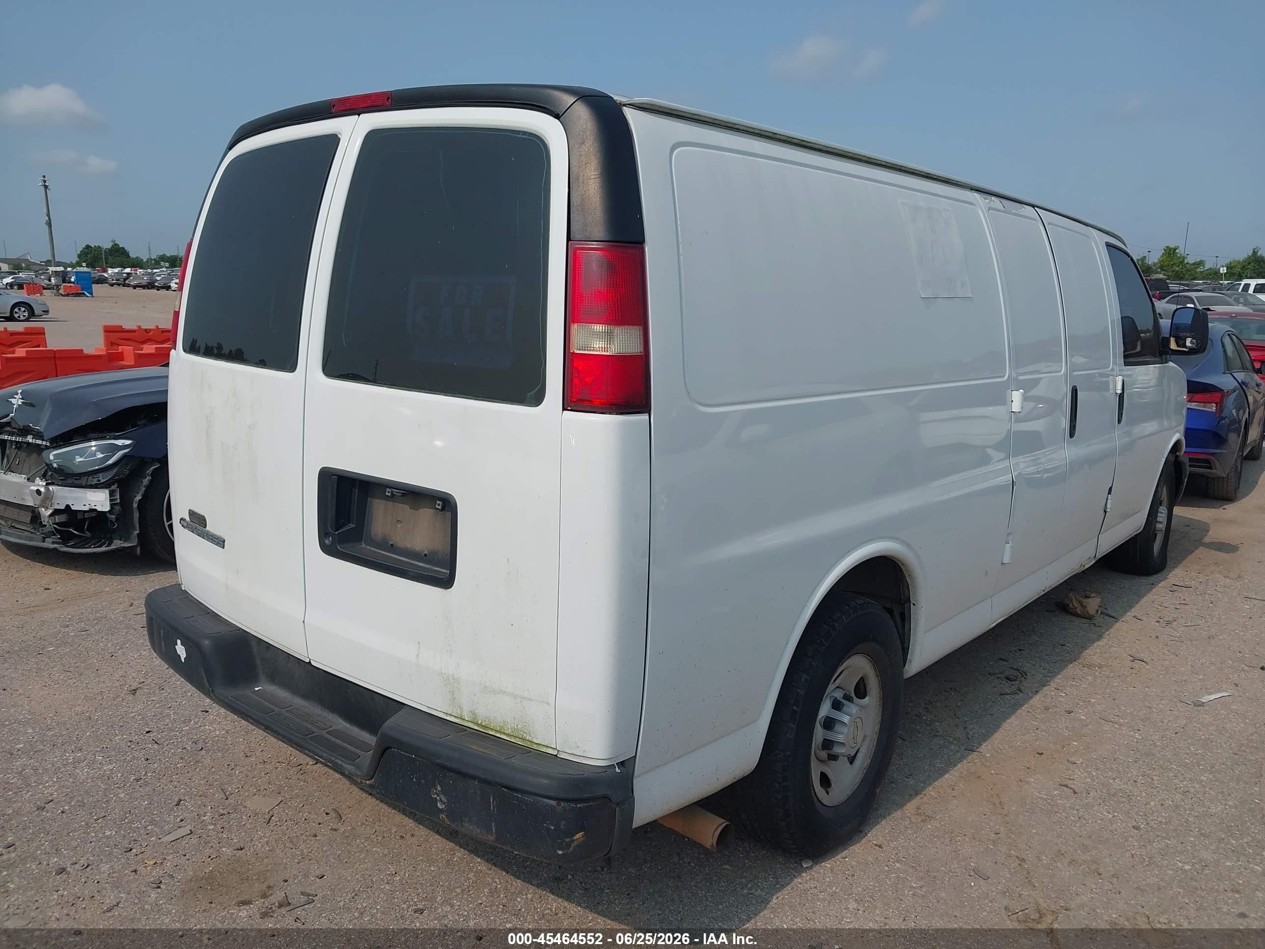 2008 Chevrolet Express Cargo Van Work Van White vin: 1GCGG29K581163081