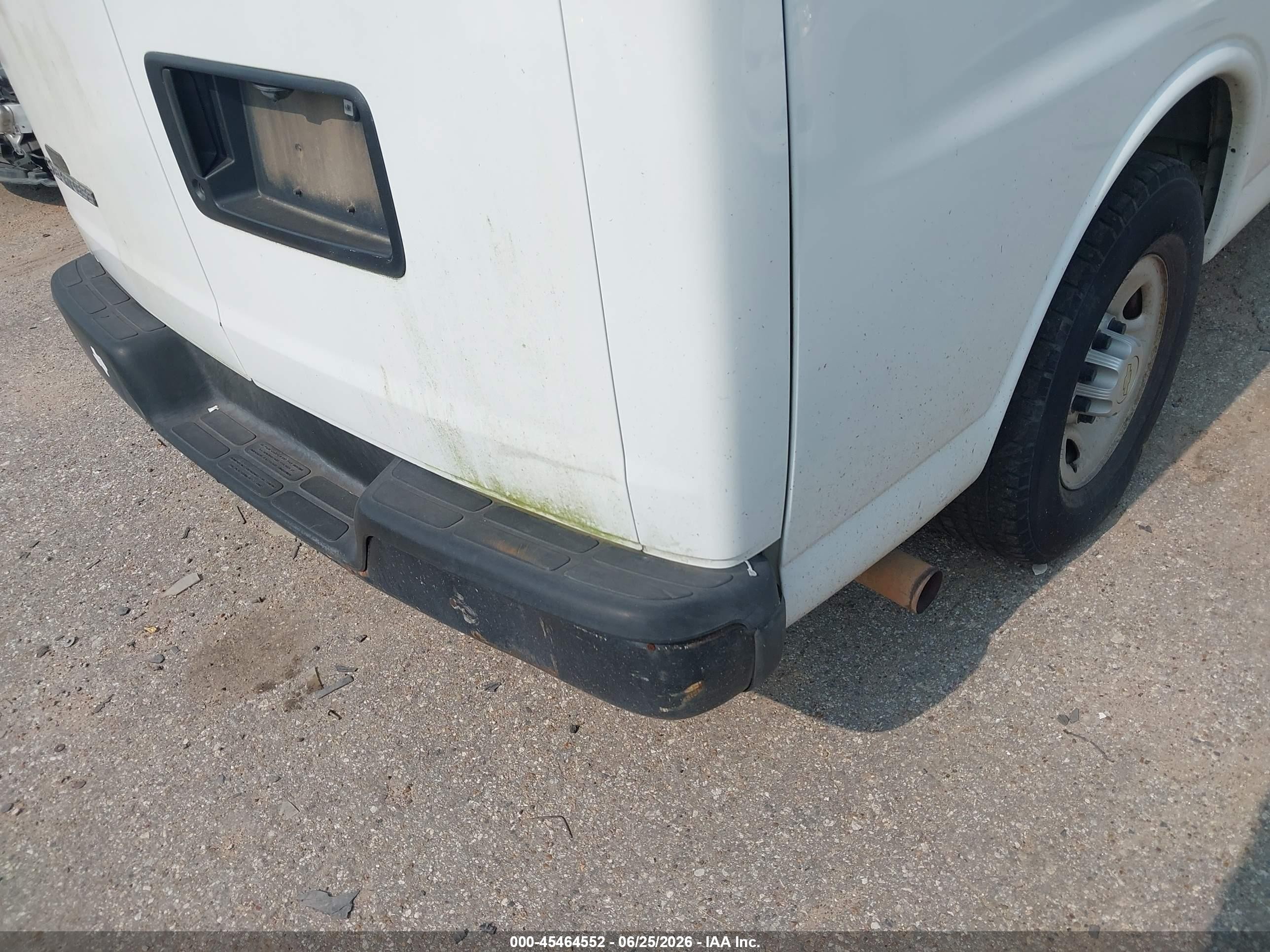 2008 Chevrolet Express Cargo Van Work Van White vin: 1GCGG29K581163081