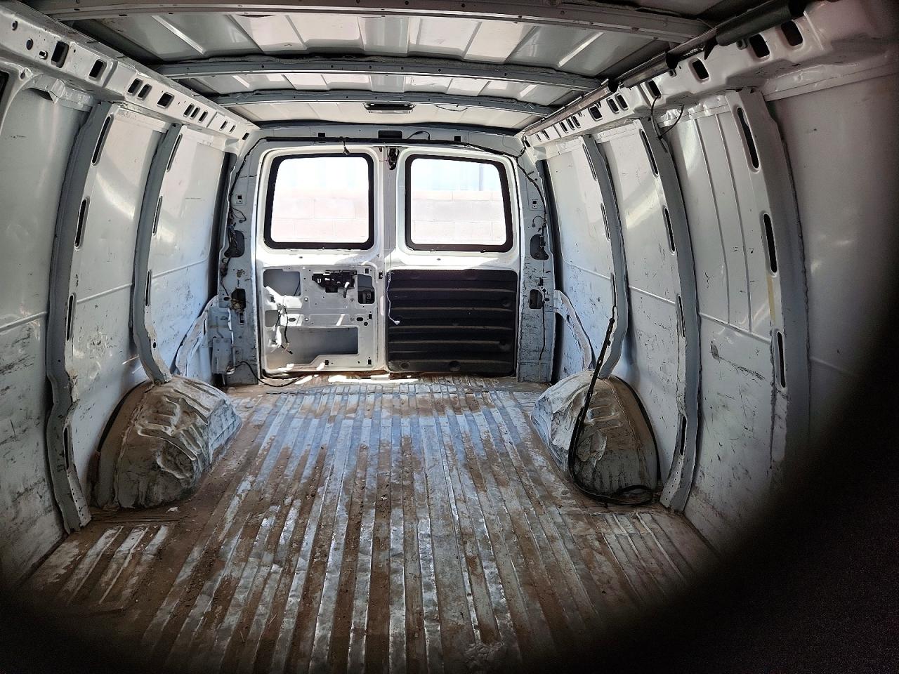 2008 Chevrolet Express G2500 White vin: 1GCGG29K781229226