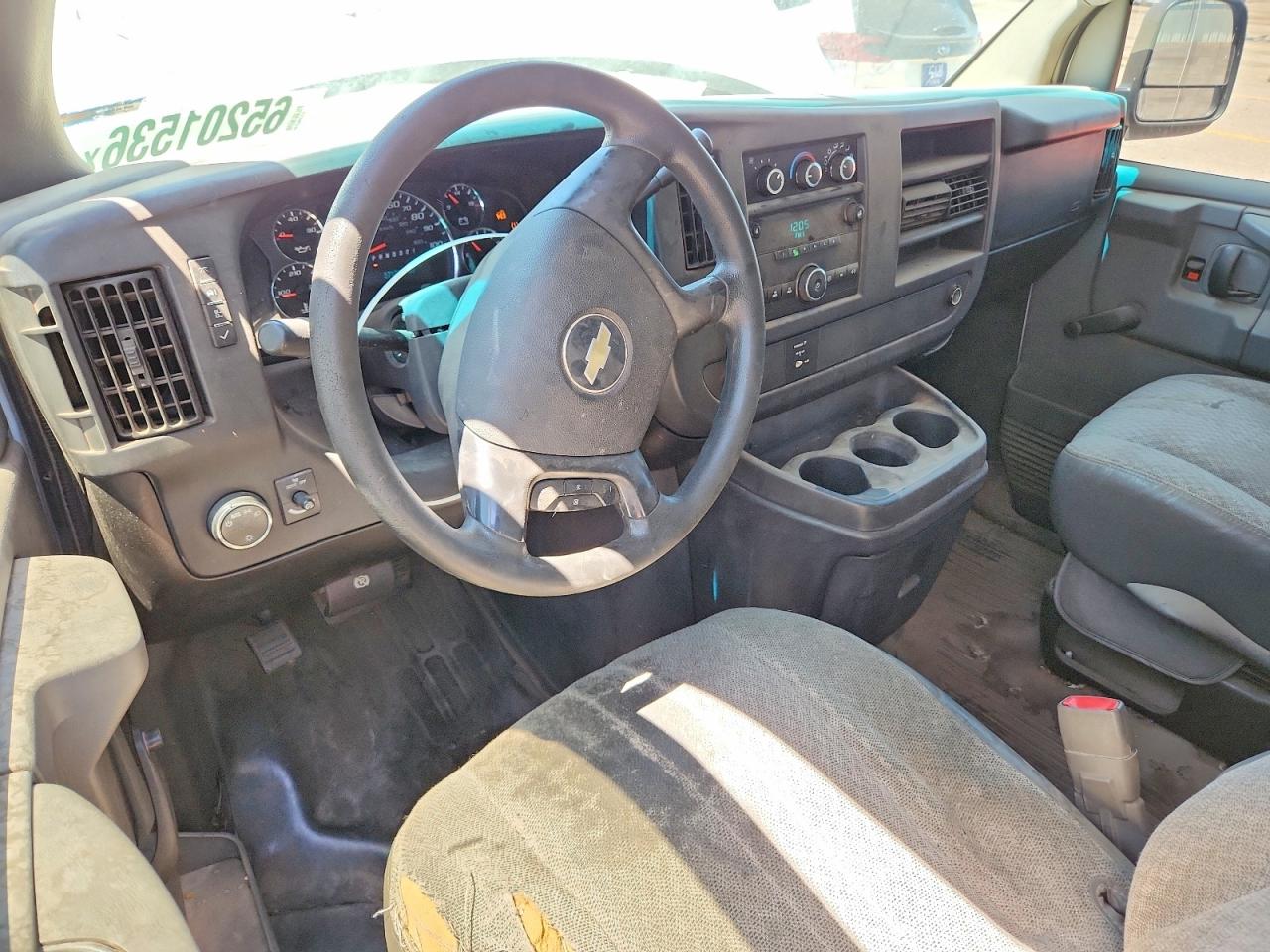 2008 Chevrolet Express G2500 White vin: 1GCGG29K781229226