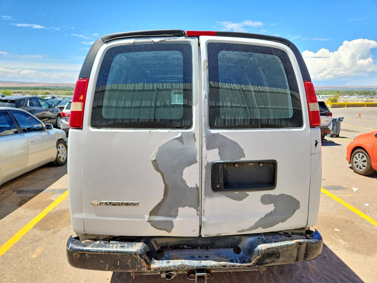 2008 Chevrolet Express G2500 White vin: 1GCGG29K781229226