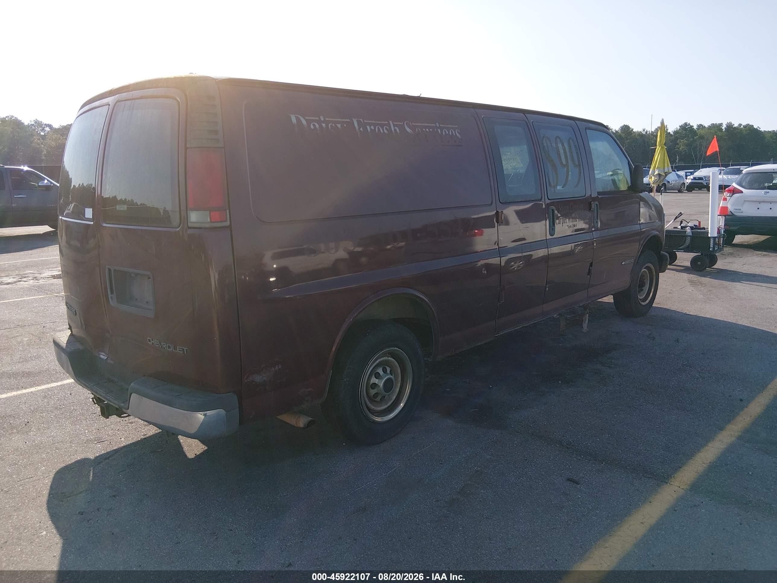2001 Chevrolet Express   Red vin: 1GCGG29R811172652