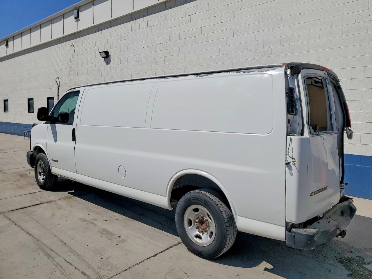 2003 Chevrolet Express G2500 White vin: 1GCGG29U131122554