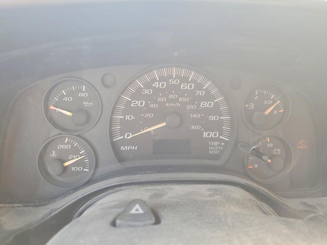 2003 Chevrolet Express G2500 White vin: 1GCGG29U131122554