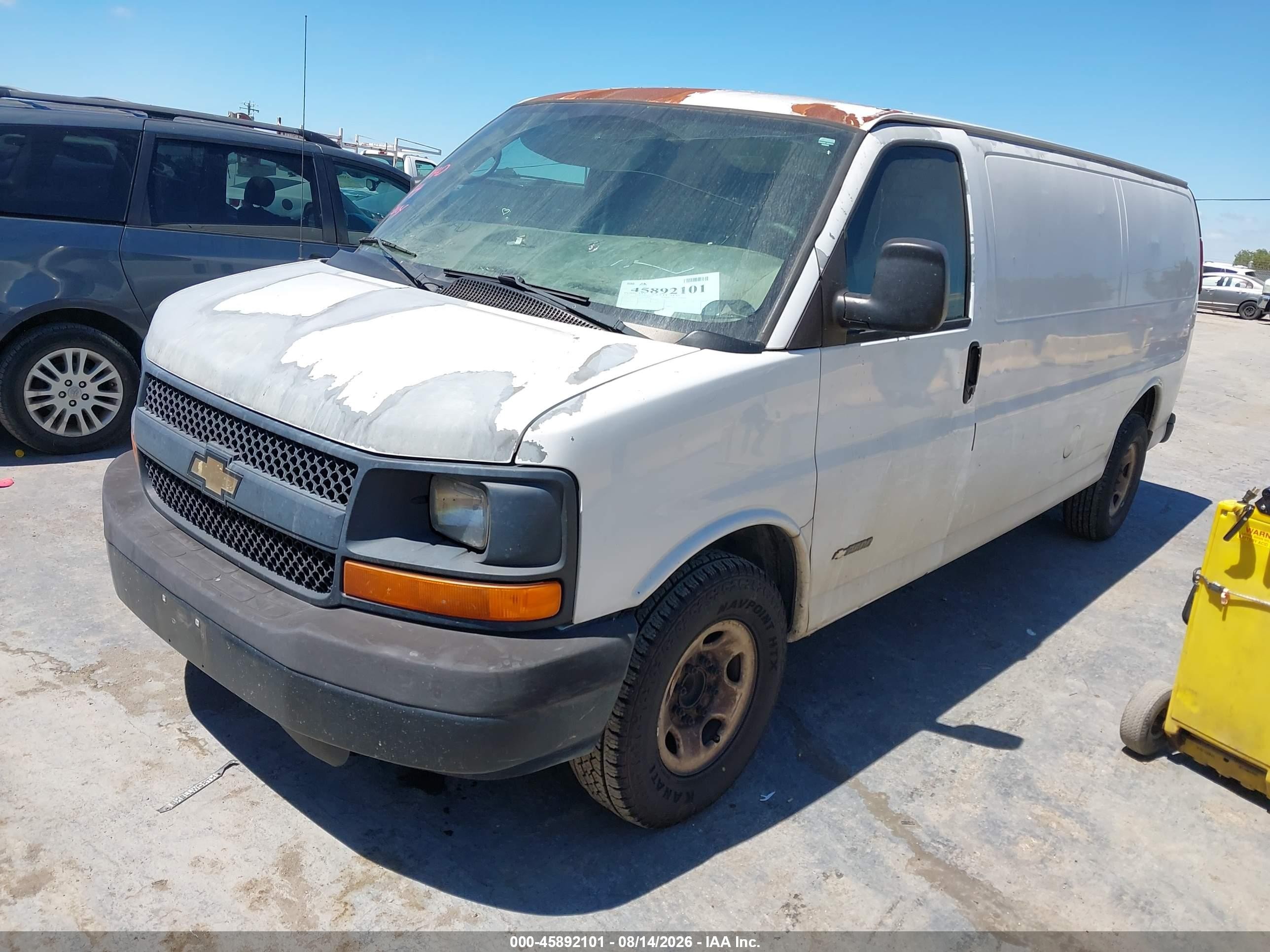 2005 Chevrolet Express Cargo Van   White vin: 1GCGG29U451109025