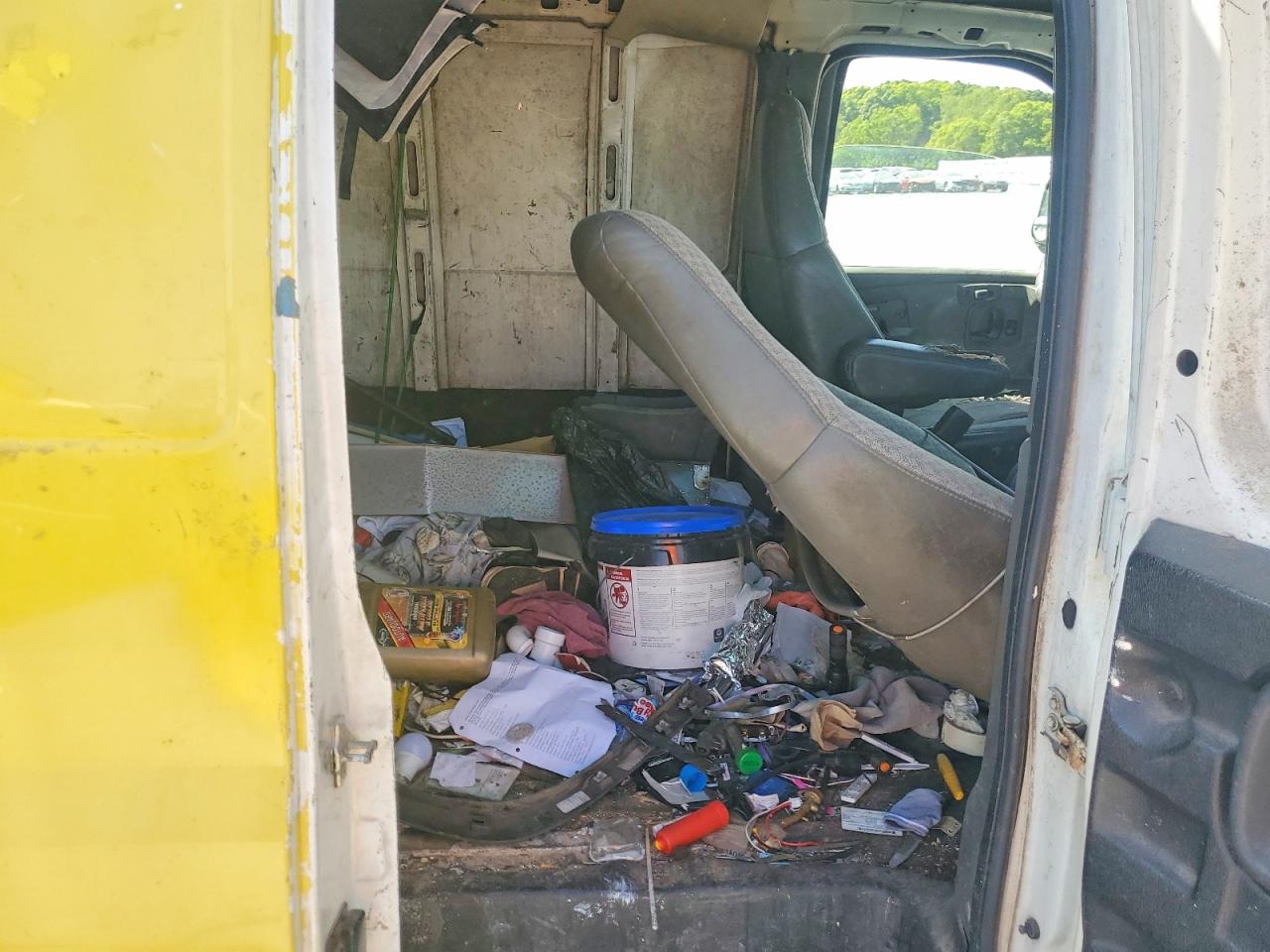 2004 Chevrolet Express G2500 Yellow vin: 1GCGG29U941223620