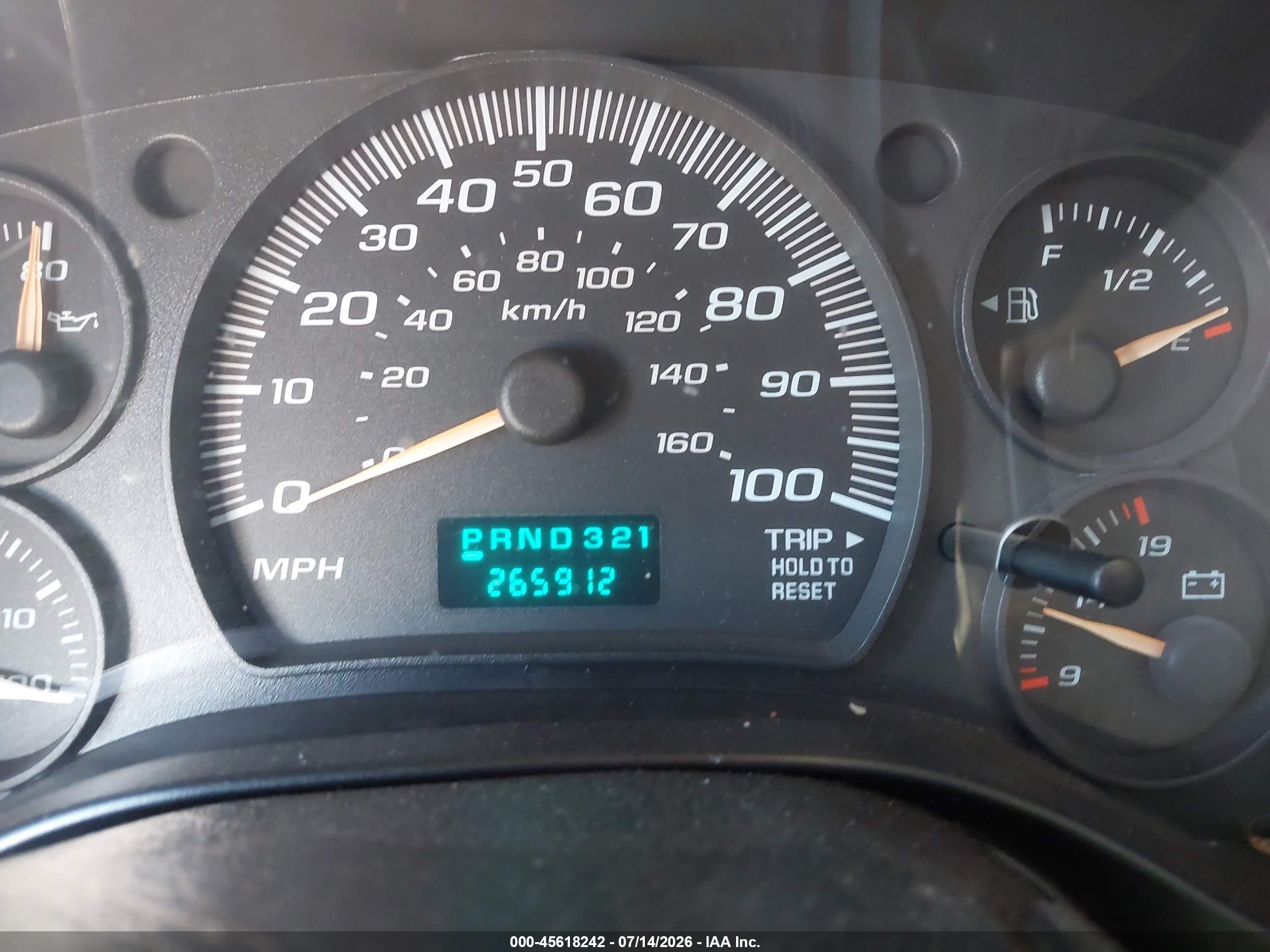 2005 Chevrolet Express Cargo Van   White vin: 1GCGG29V651143007