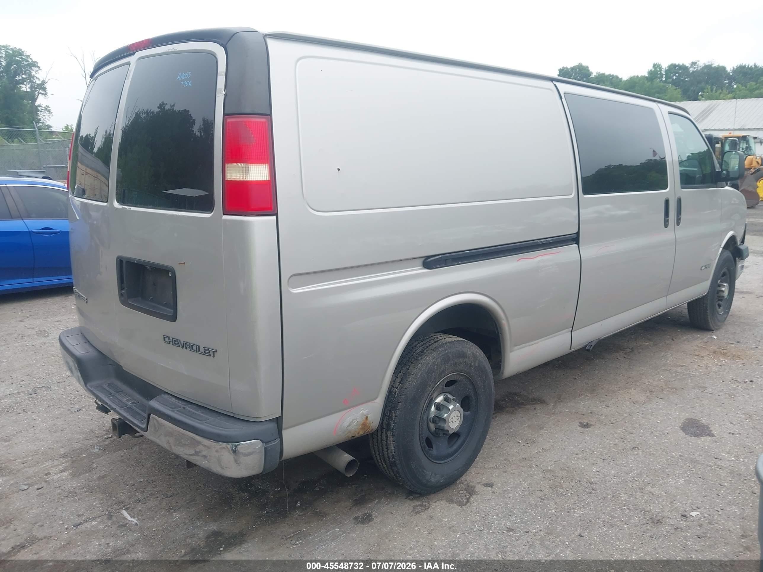 2006 Chevrolet Express Cargo Van Work Van Бежевый vin: 1GCGG29V861257348