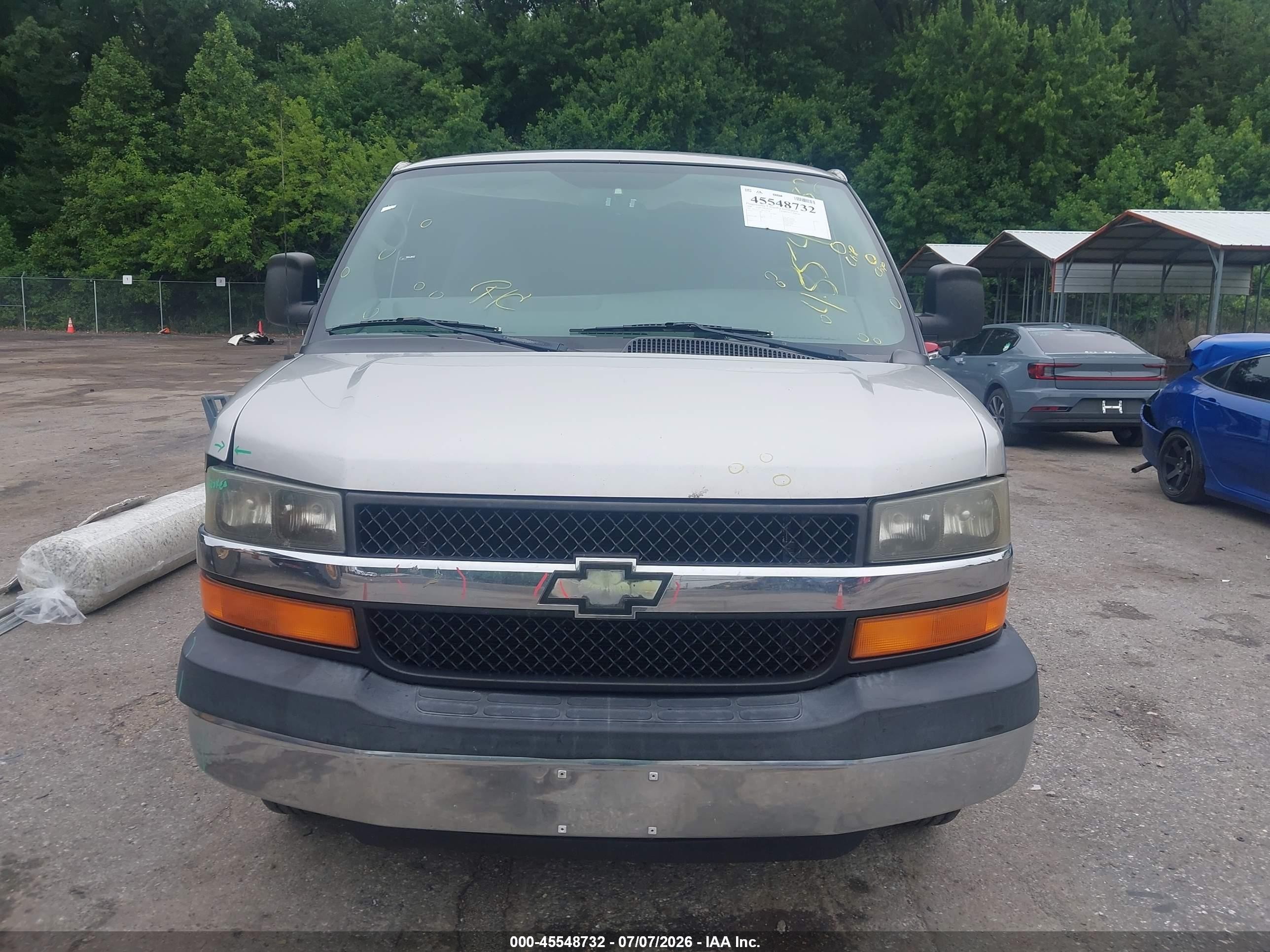 2006 Chevrolet Express Cargo Van Work Van Бежевый vin: 1GCGG29V861257348