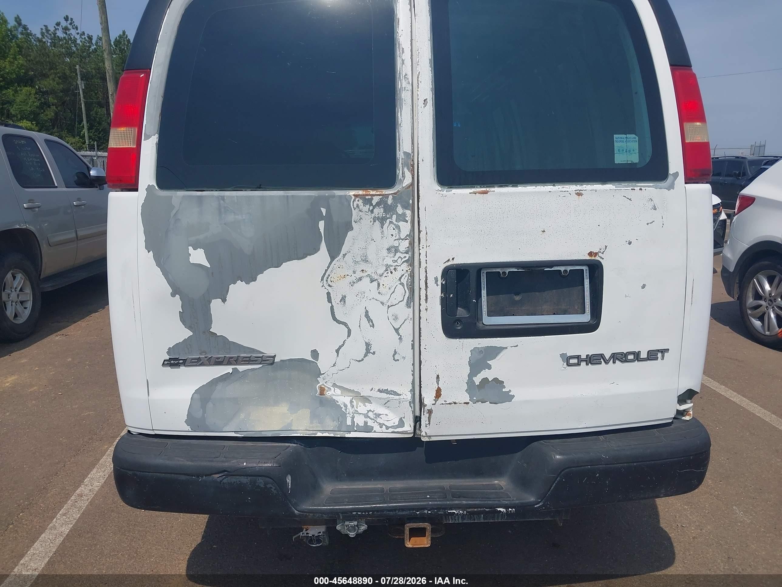 2006 Chevrolet Express Cargo Van Work Van White vin: 1GCGG29V961105367