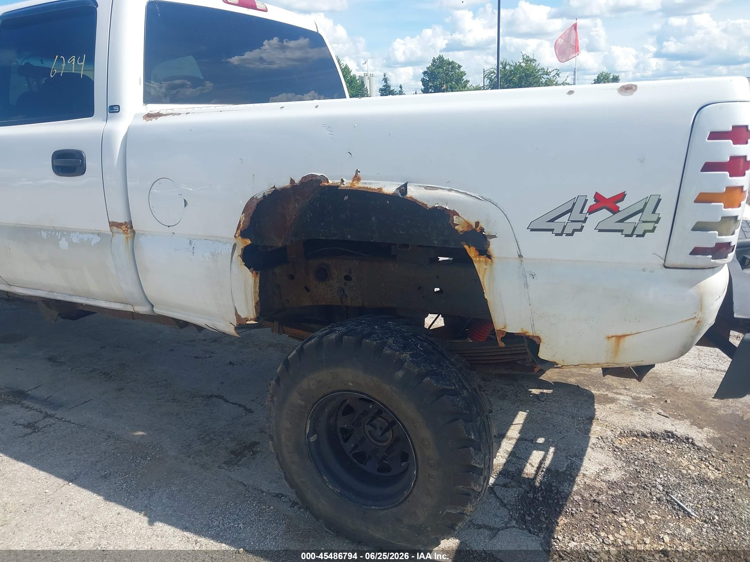 2001 Chevrolet Silverado 1500hd Ls White vin: 1GCGK13U01F137418